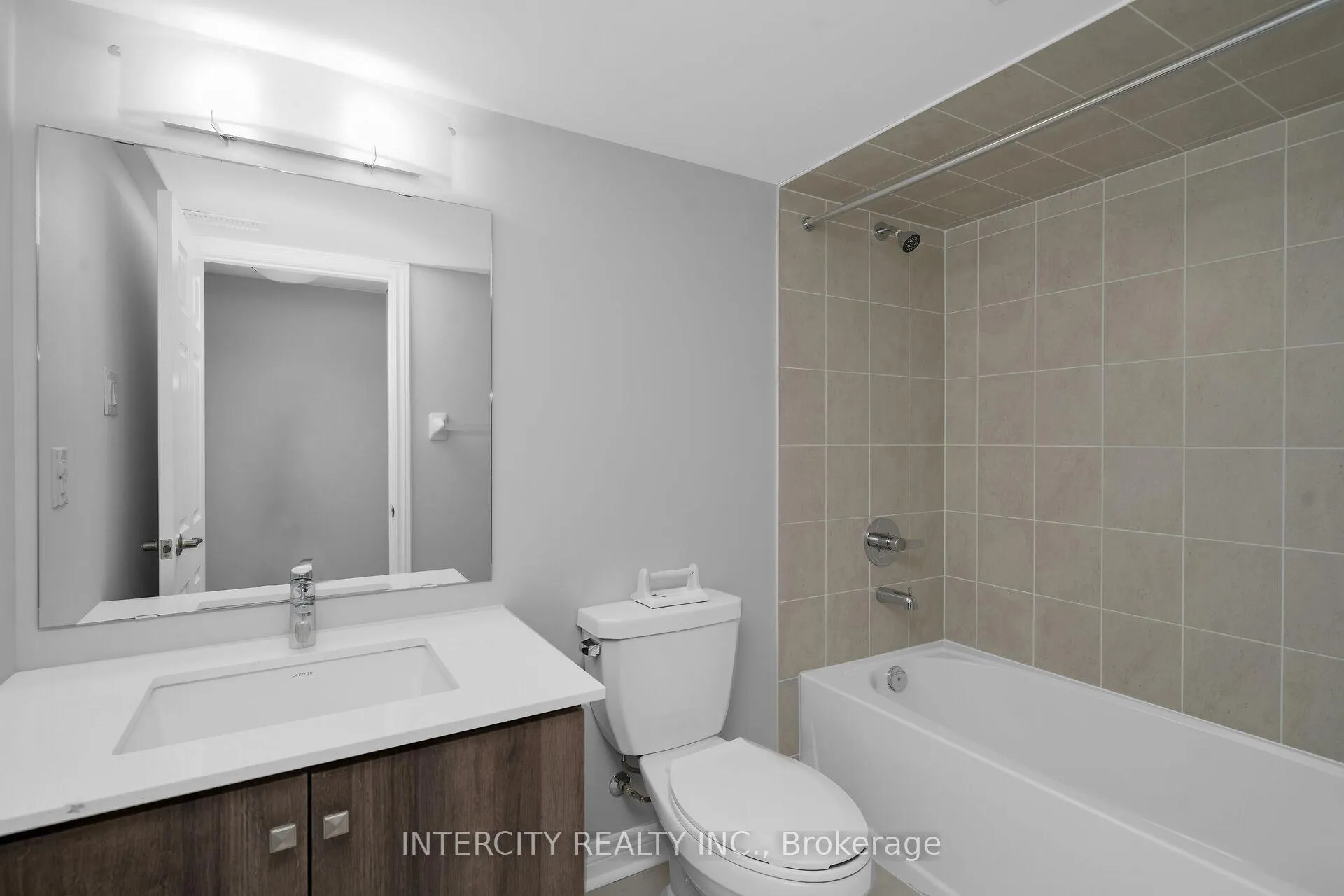 Photo 26 of 162 Mumbai Drive, Markham, Middlefield — HOMEH