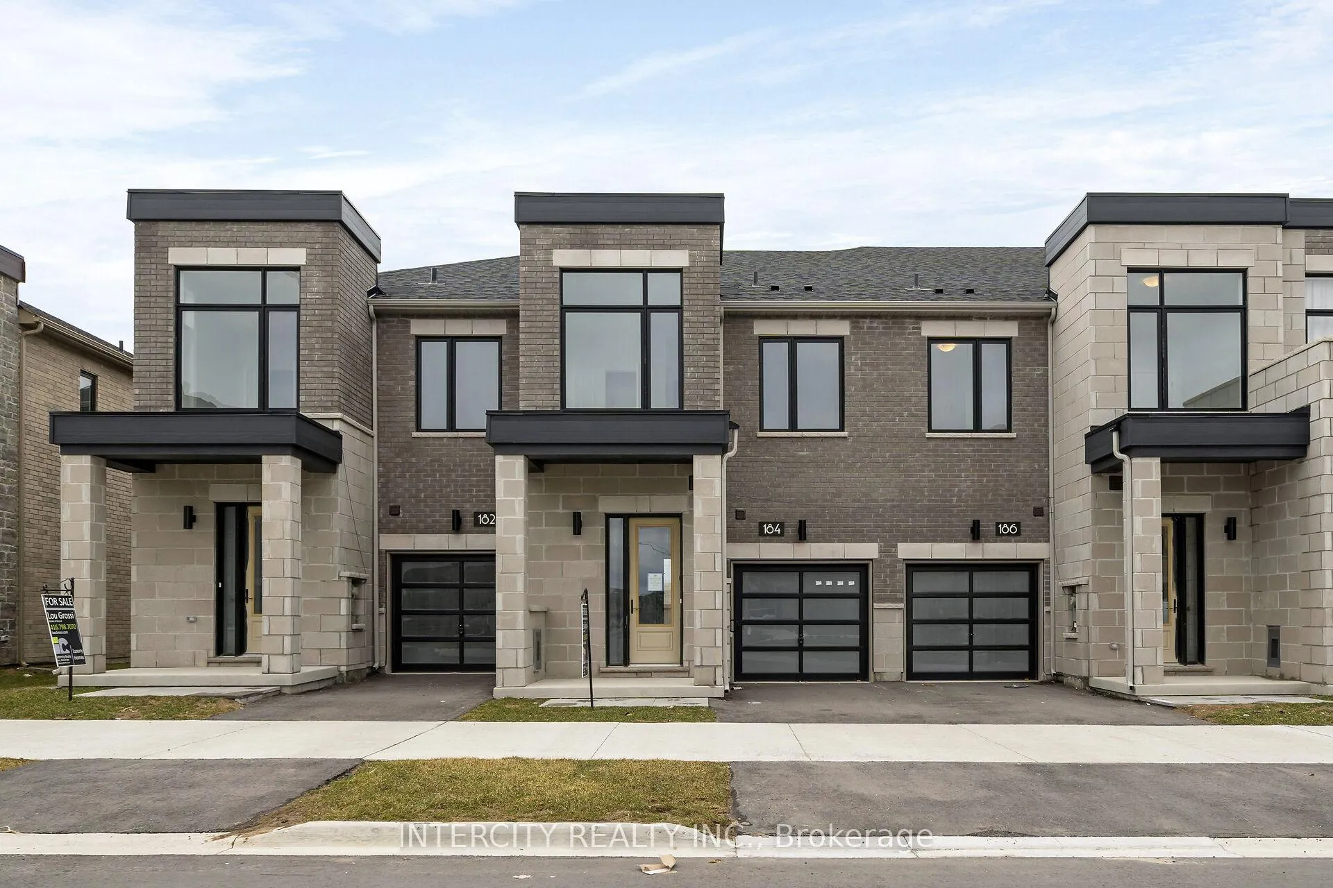 Photo 1 of 184 Mumbai Drive, Markham, Middlefield — HOMEH