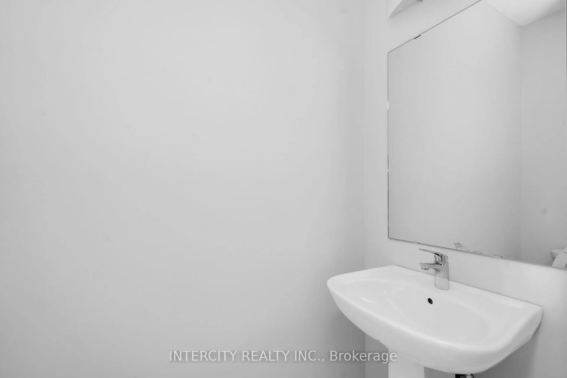 Photo 13 of 184 Mumbai Drive, Markham, Middlefield — HOMEH