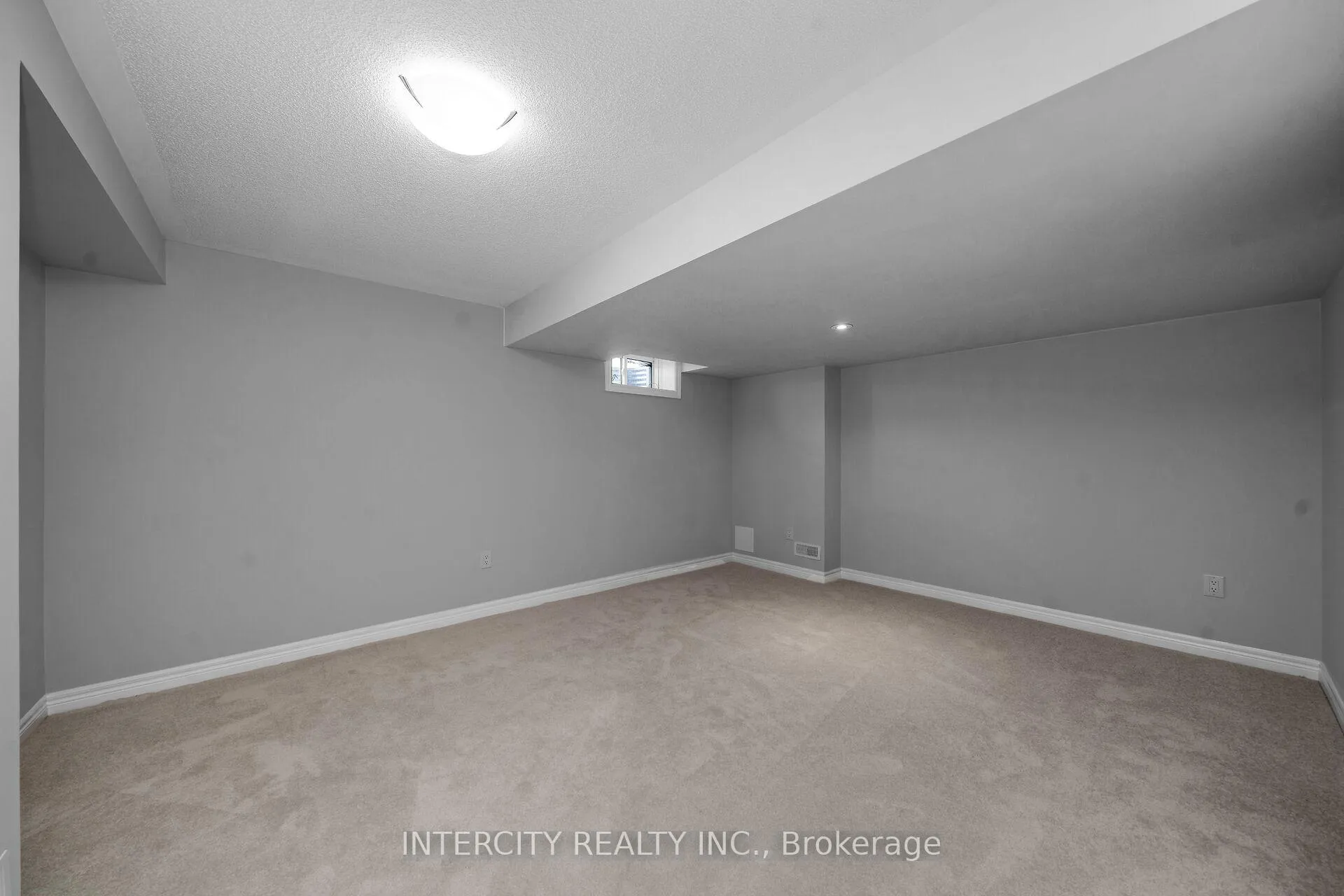 Photo 24 of 184 Mumbai Drive, Markham, Middlefield — HOMEH