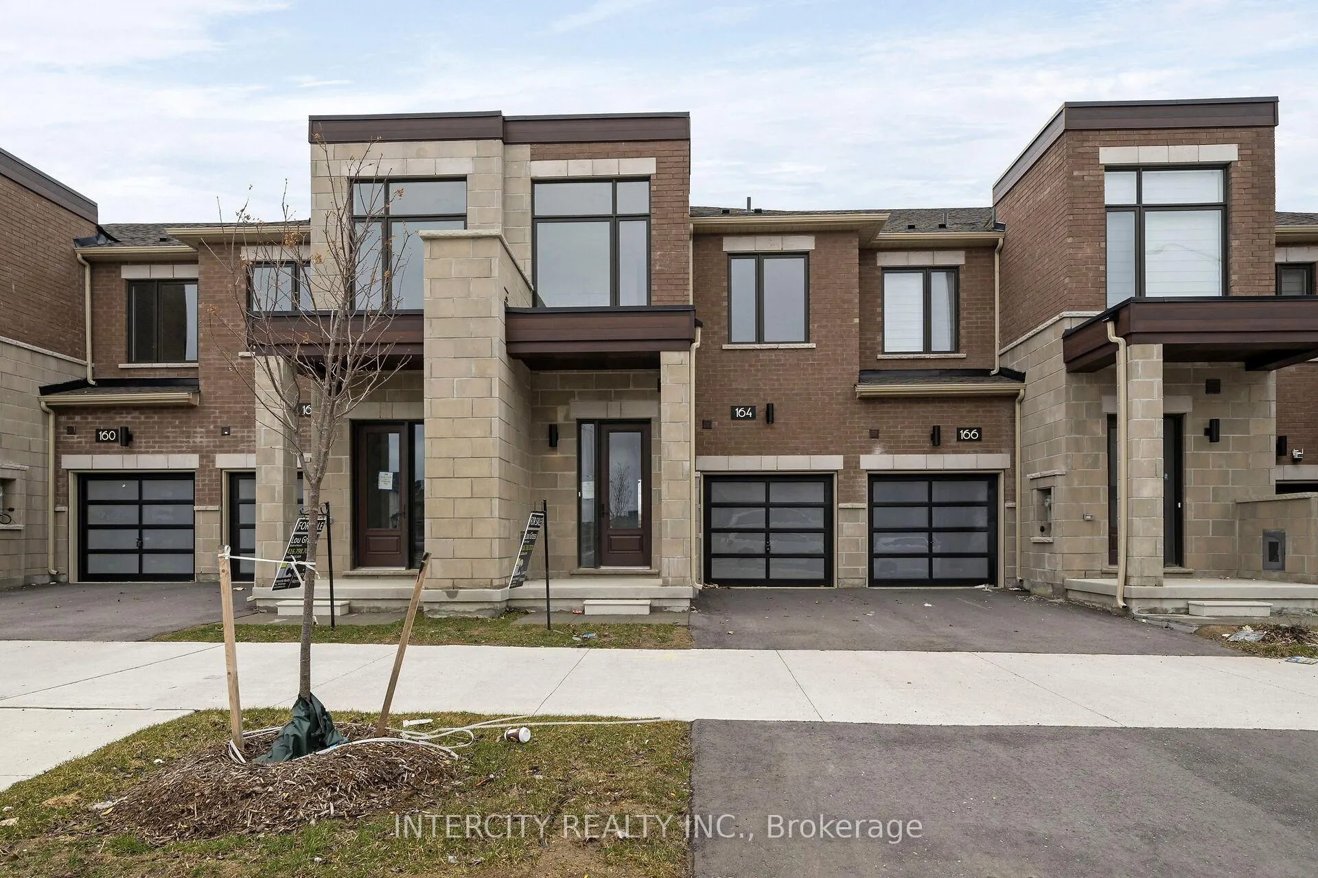 Photo 1 of 164 Mumbai Drive, Markham, Middlefield — HOMEH