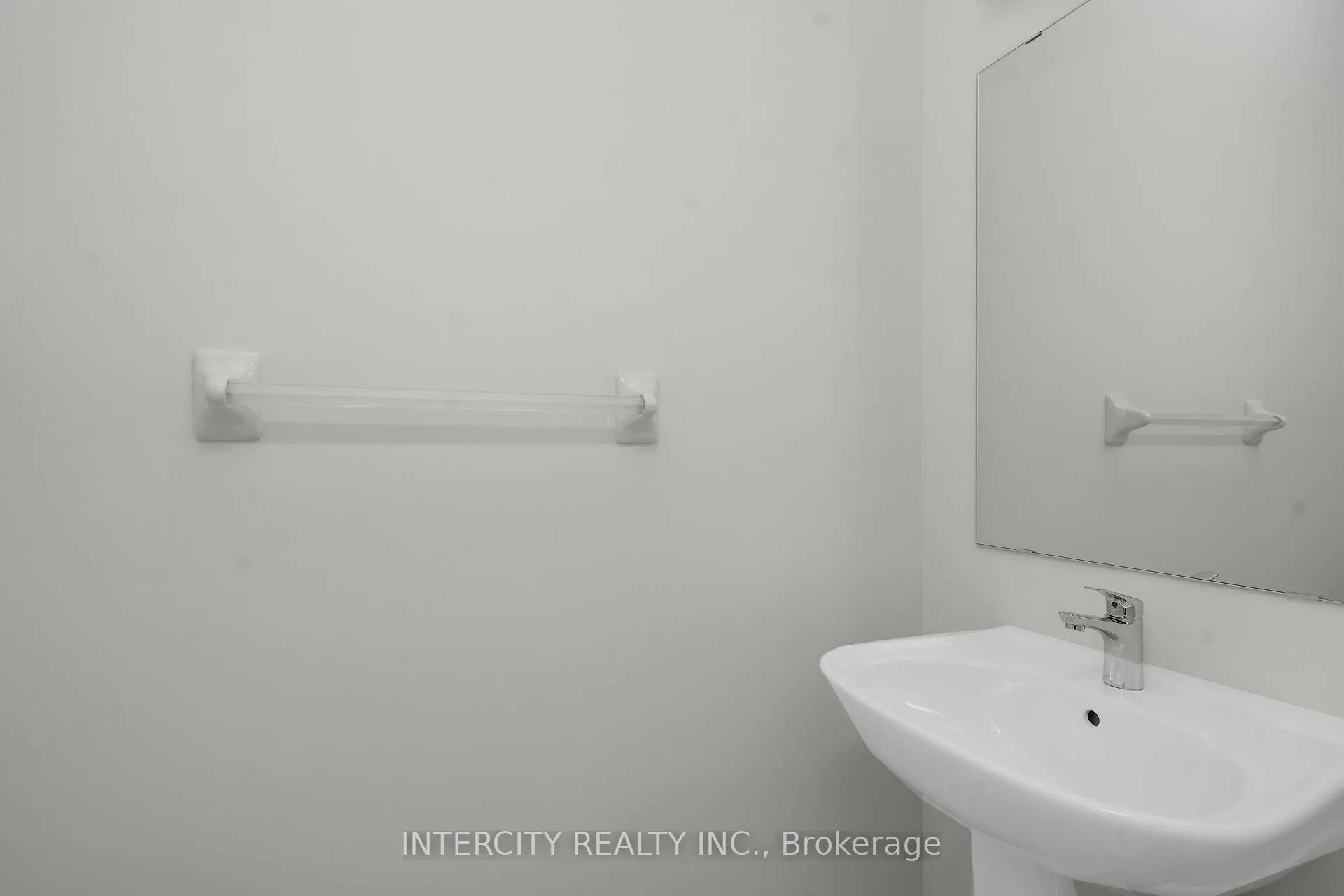 Photo 13 of 164 Mumbai Drive, Markham, Middlefield — HOMEH