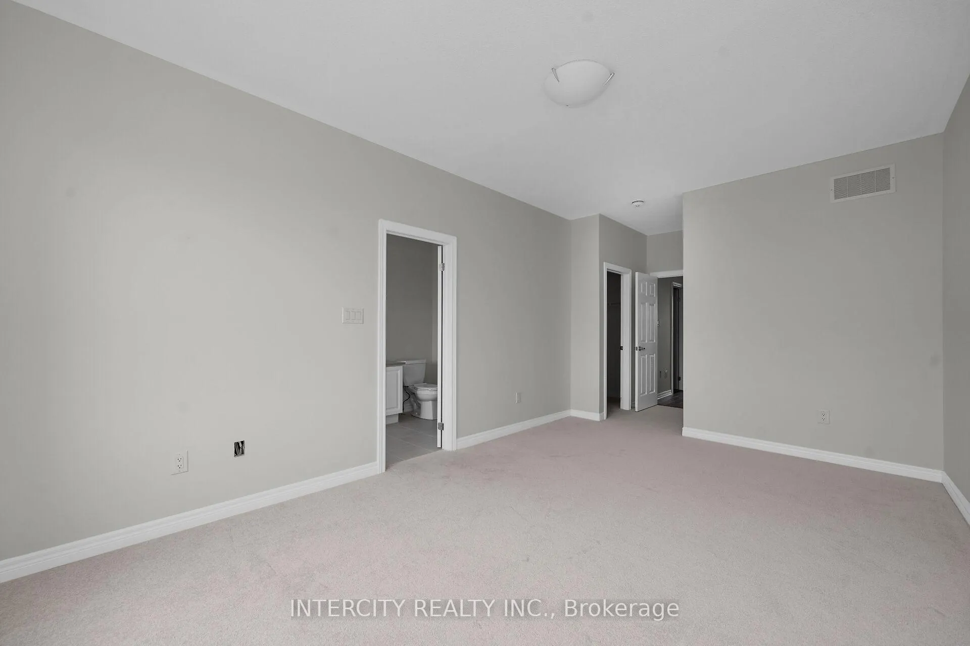 Photo 16 of 164 Mumbai Drive, Markham, Middlefield — HOMEH