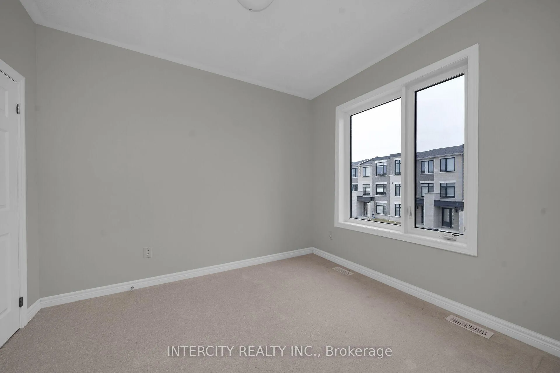 Photo 19 of 164 Mumbai Drive, Markham, Middlefield — HOMEH