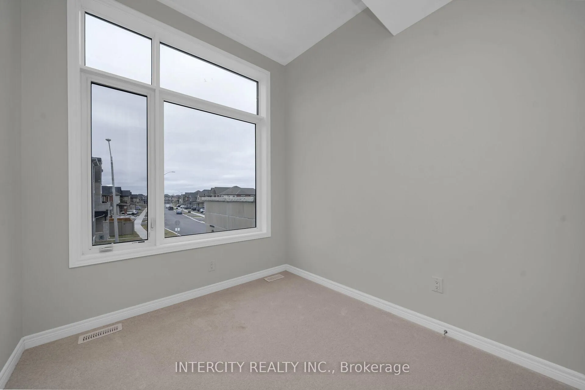 Photo 21 of 164 Mumbai Drive, Markham, Middlefield — HOMEH