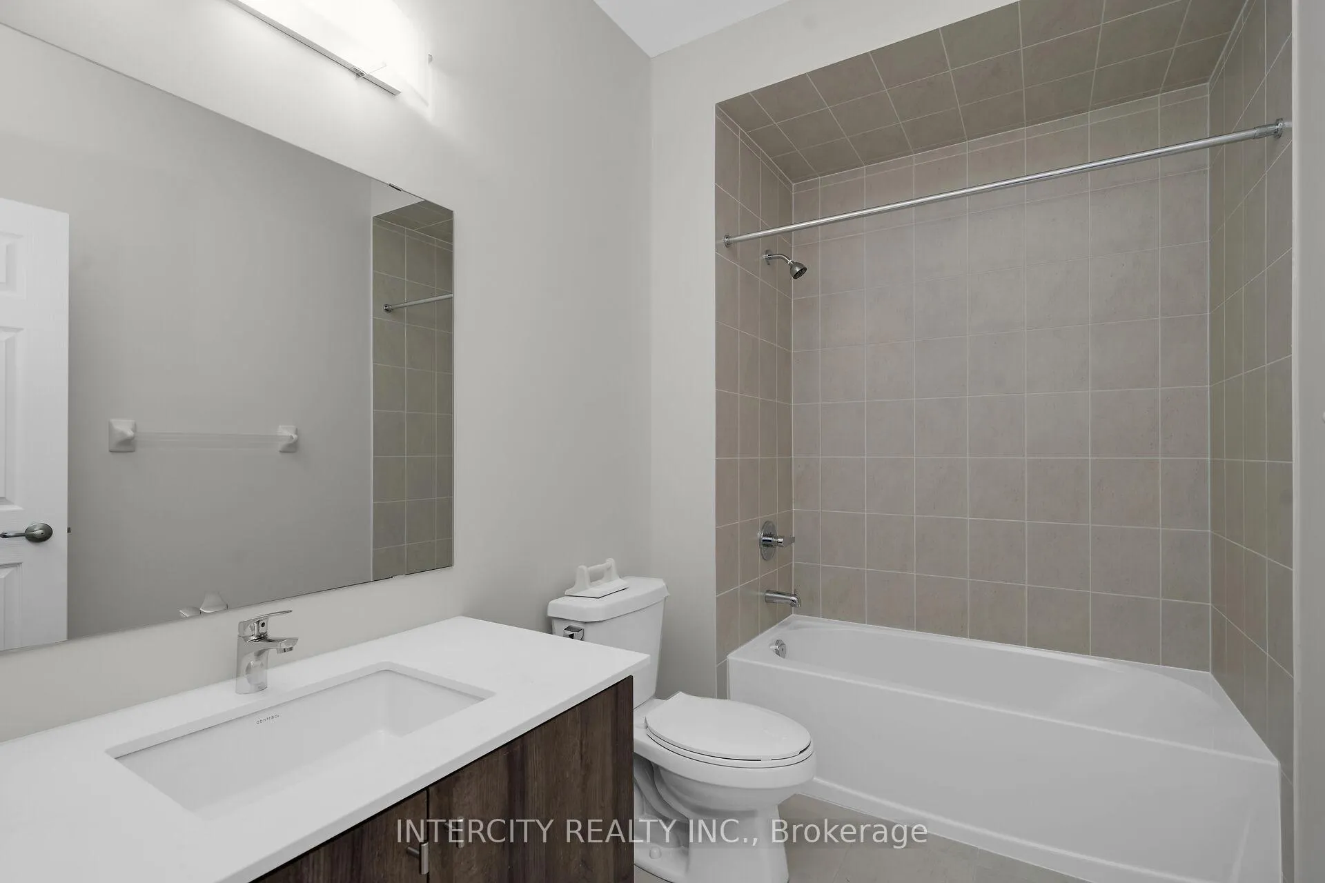 Photo 23 of 164 Mumbai Drive, Markham, Middlefield — HOMEH