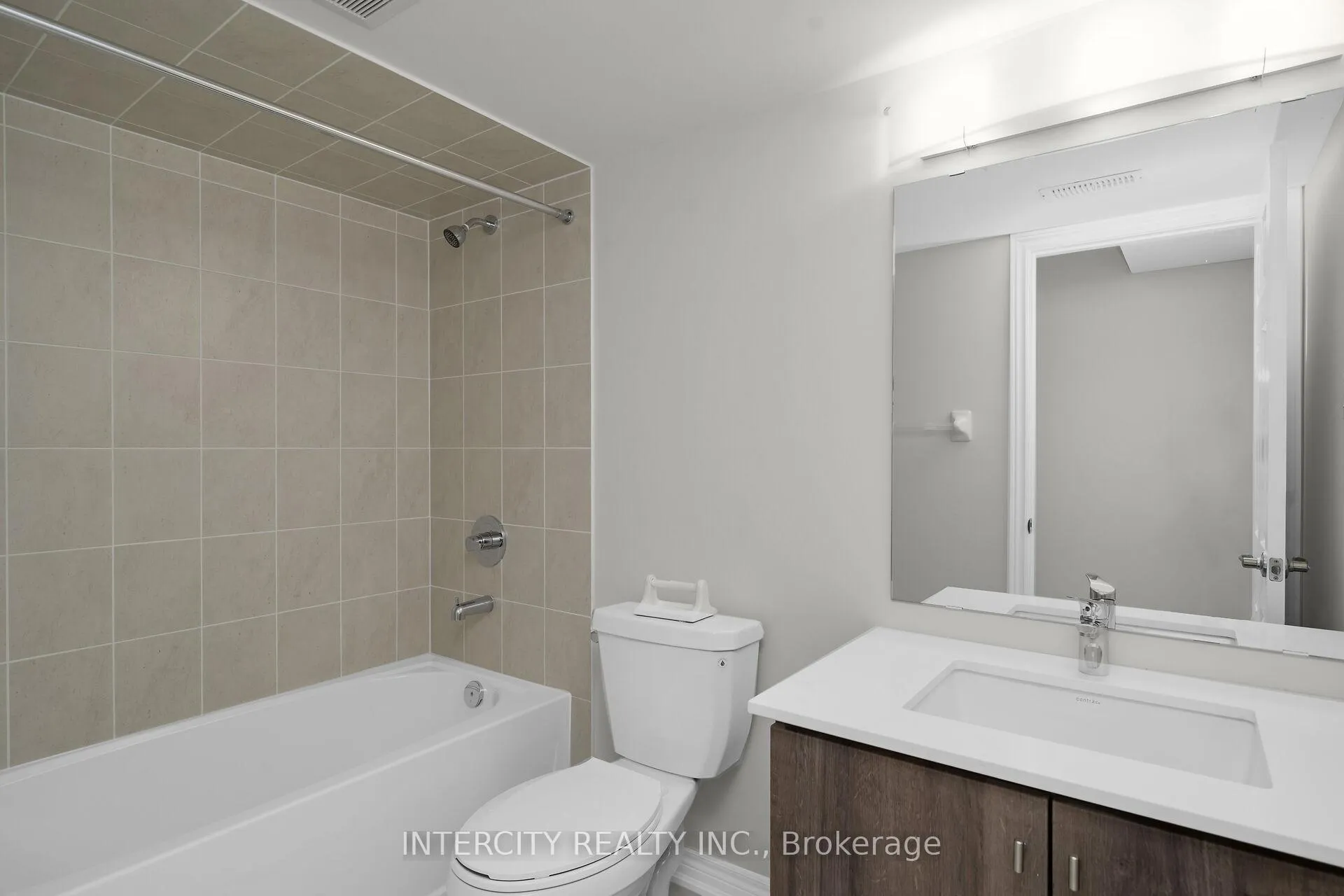 Photo 26 of 164 Mumbai Drive, Markham, Middlefield — HOMEH