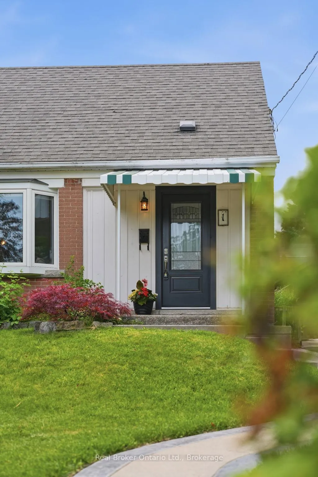Photo 6 of 1 Janis Court, Hamilton, Dundas — HOMEH