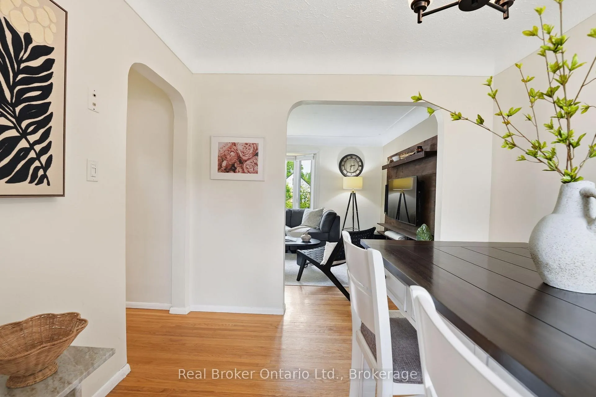 Photo 14 of 1 Janis Court, Hamilton, Dundas — HOMEH