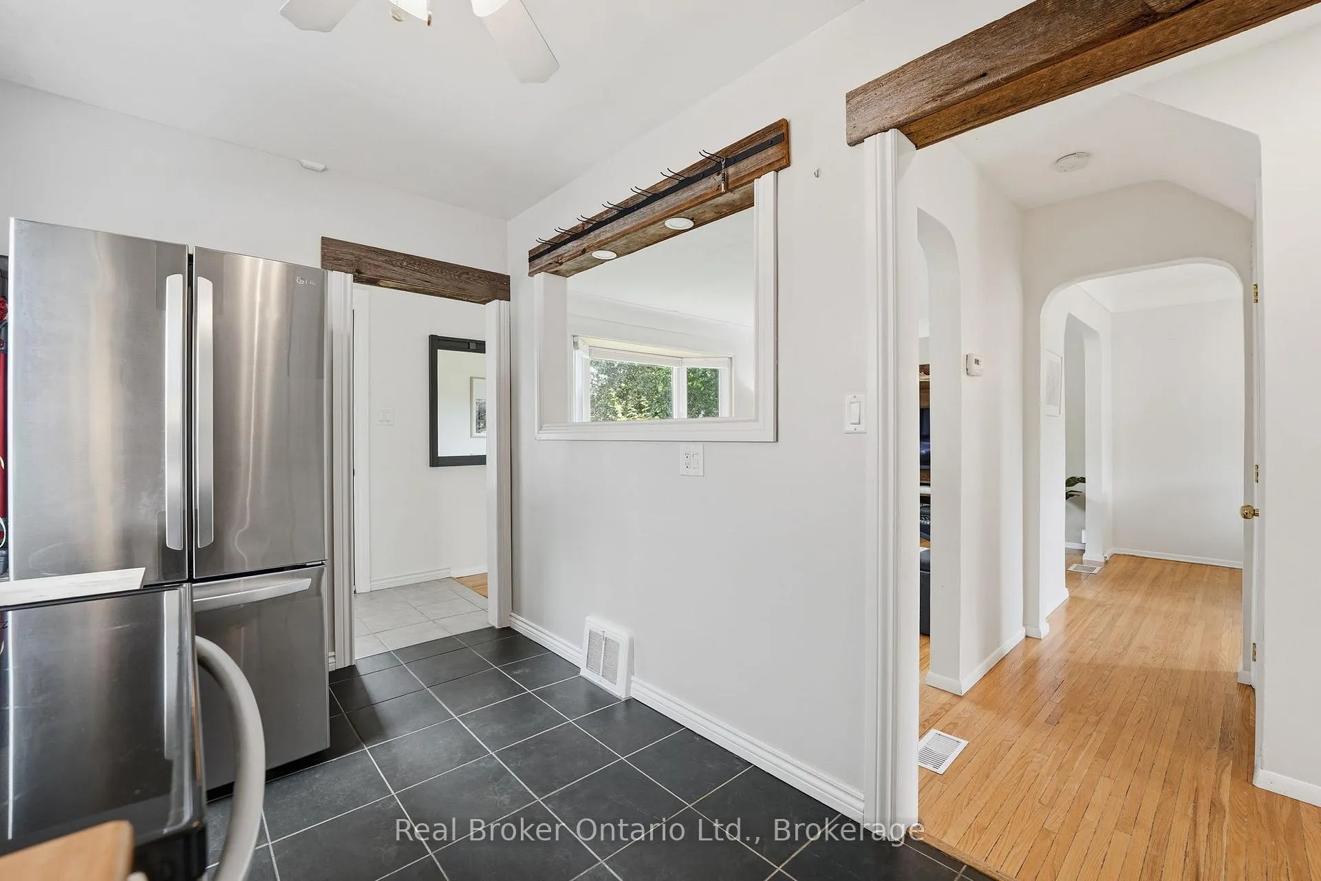 Photo 17 of 1 Janis Court, Hamilton, Dundas — HOMEH