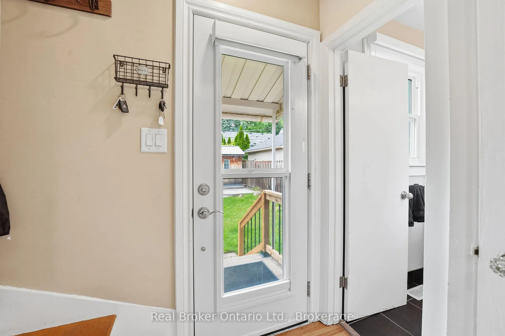Photo 19 of 1 Janis Court, Hamilton, Dundas — HOMEH