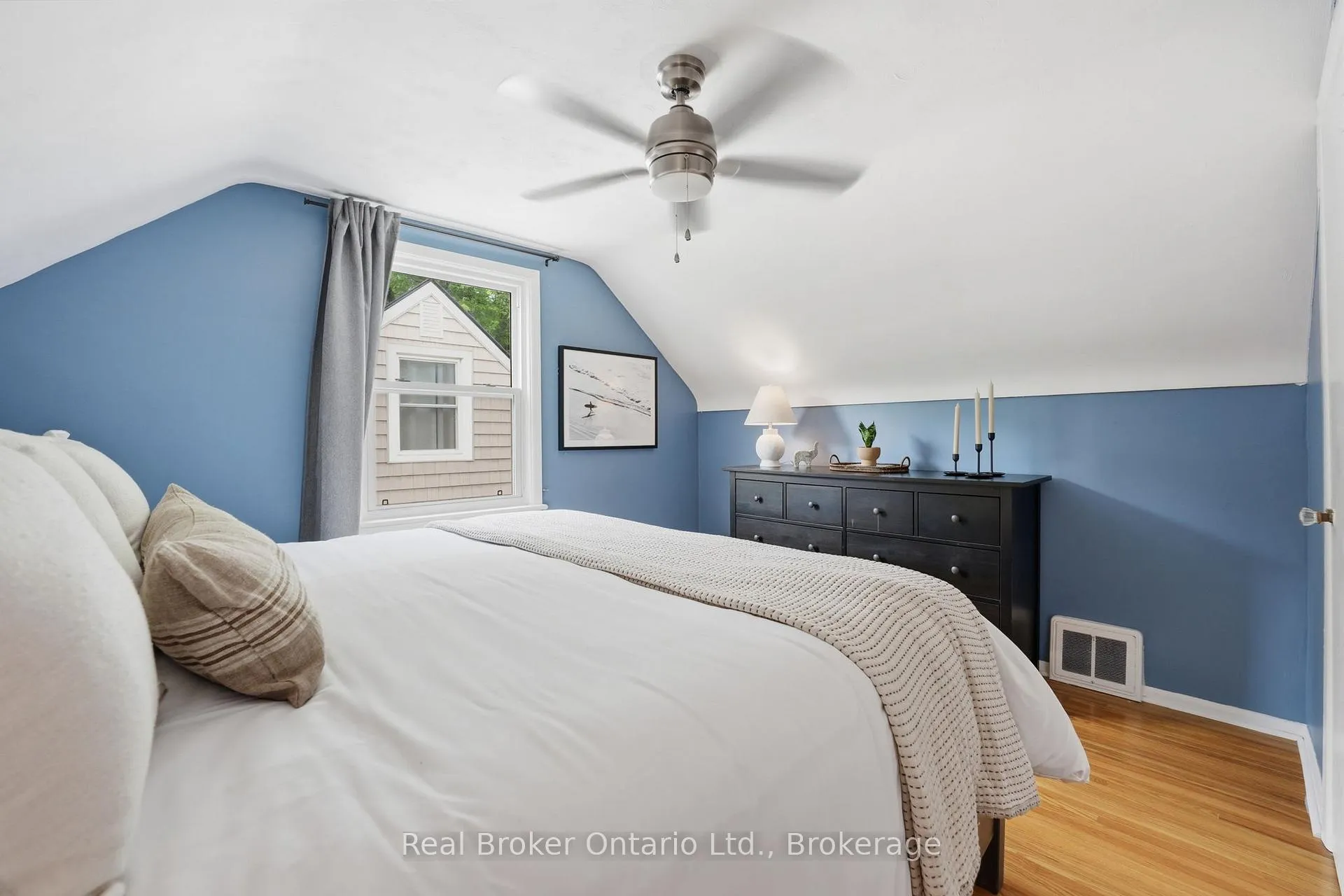 Photo 21 of 1 Janis Court, Hamilton, Dundas — HOMEH
