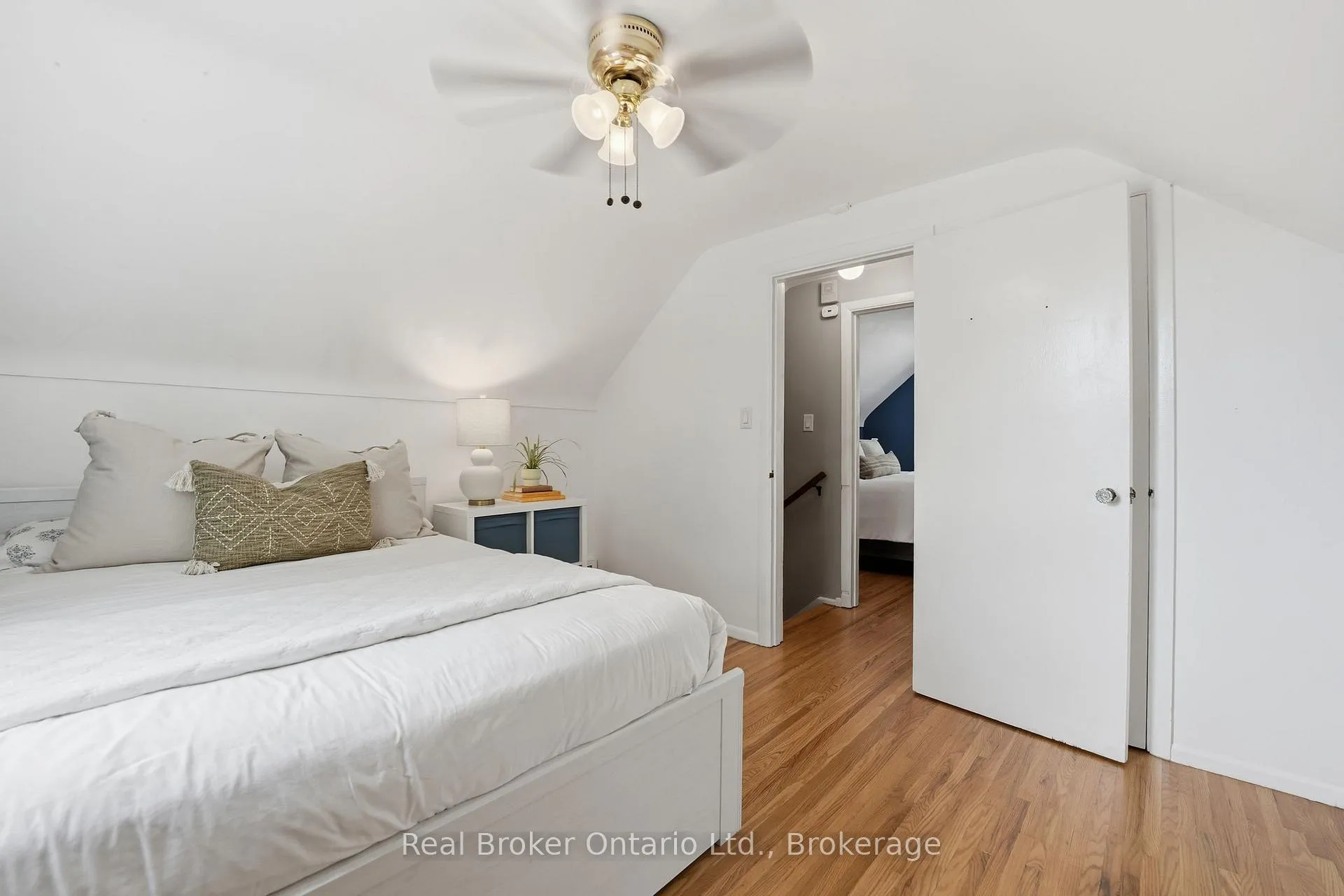 Photo 25 of 1 Janis Court, Hamilton, Dundas — HOMEH