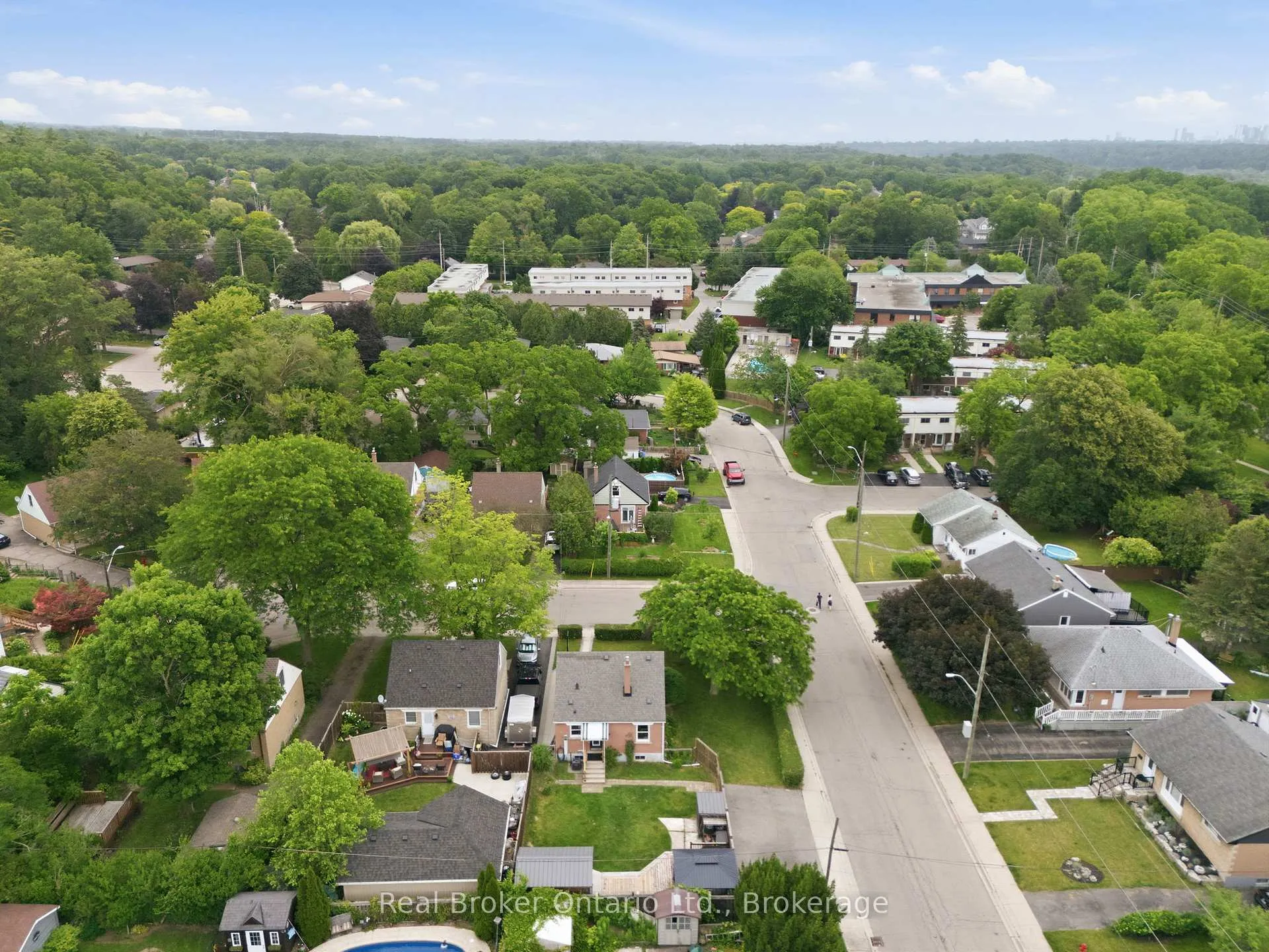 Photo 39 of 1 Janis Court, Hamilton, Dundas — HOMEH