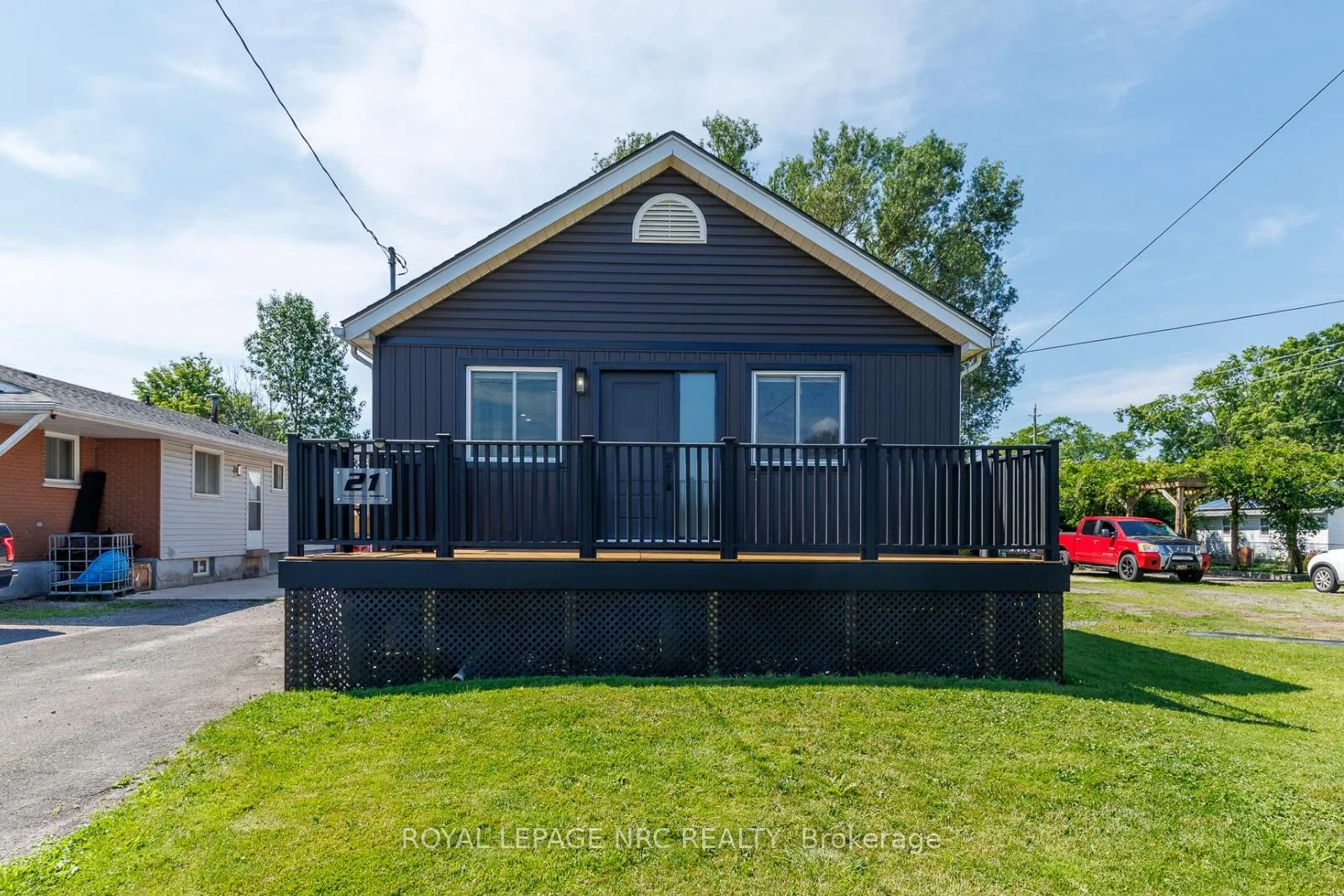 Photo 1 of 21 Huron Street, Welland, Dain City — HOMEH
