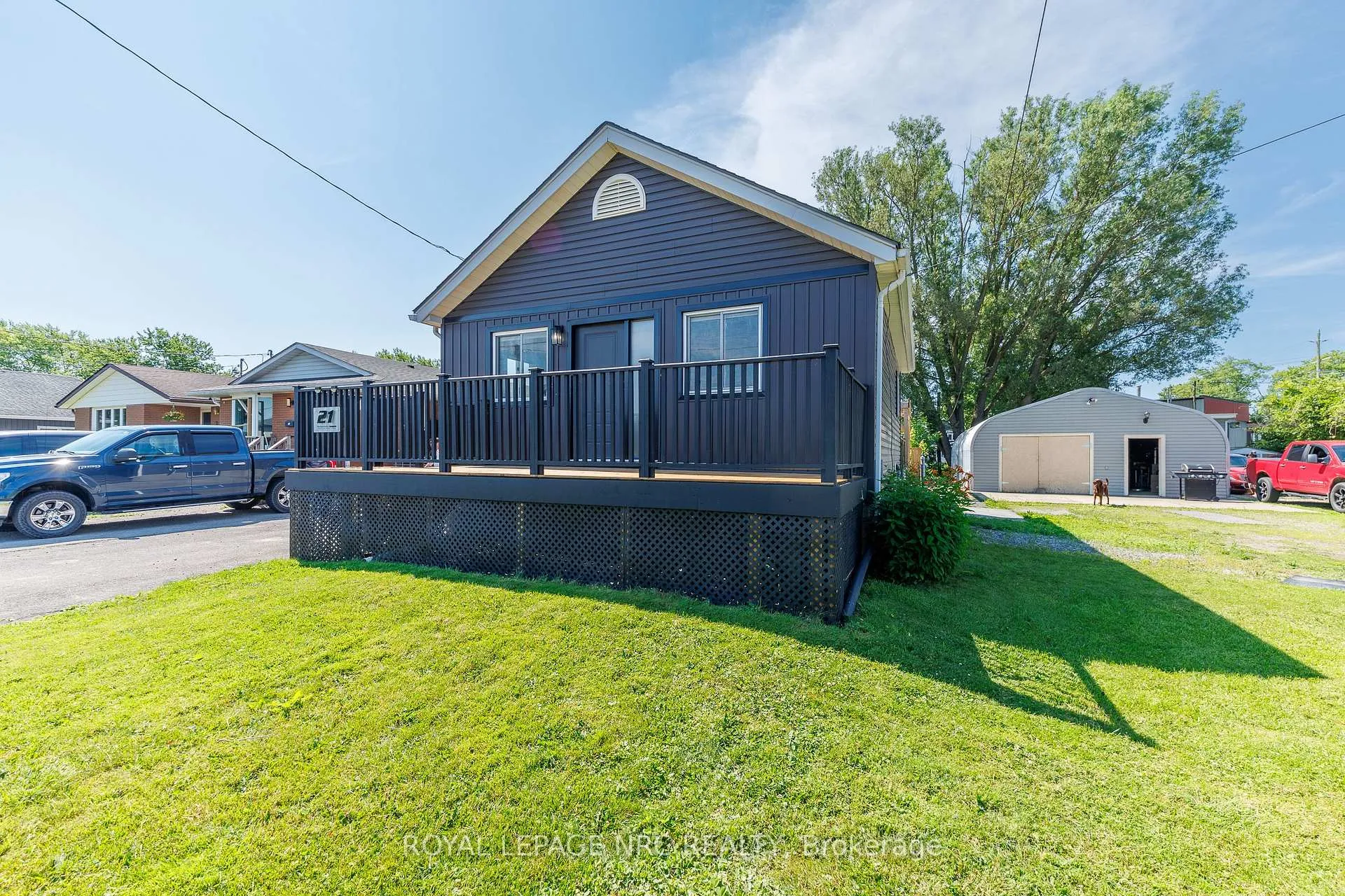 Photo 2 of 21 Huron Street, Welland, Dain City — HOMEH