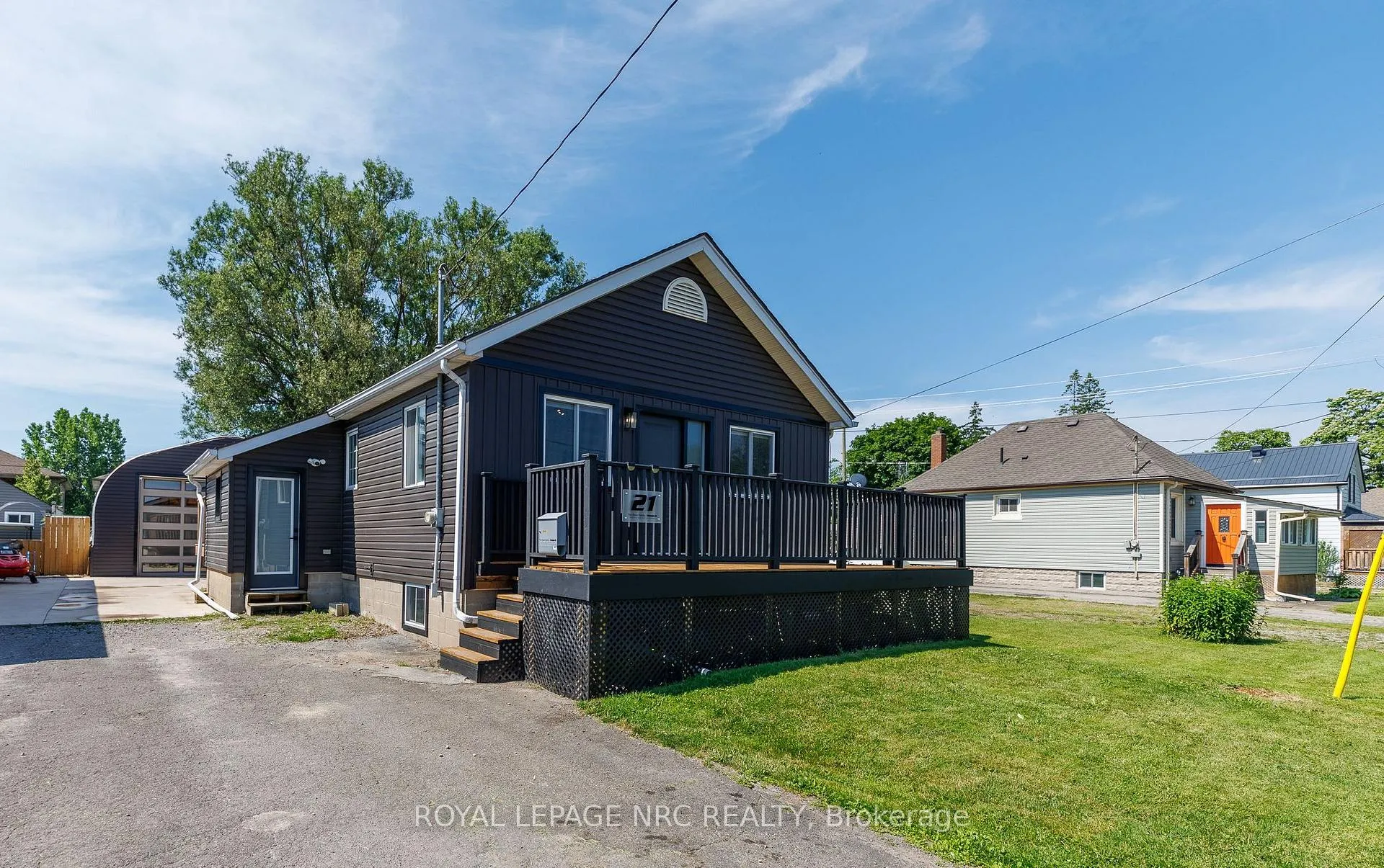 Photo 3 of 21 Huron Street, Welland, Dain City — HOMEH