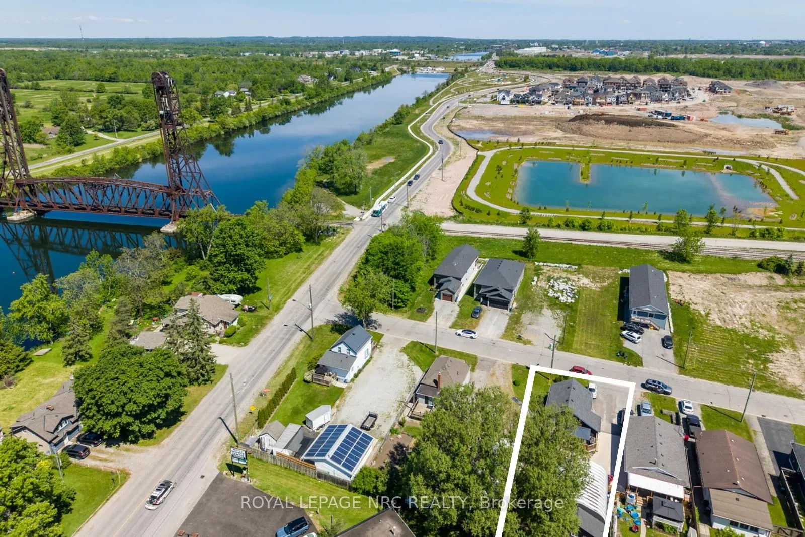 Photo 38 of 21 Huron Street, Welland, Dain City — HOMEH