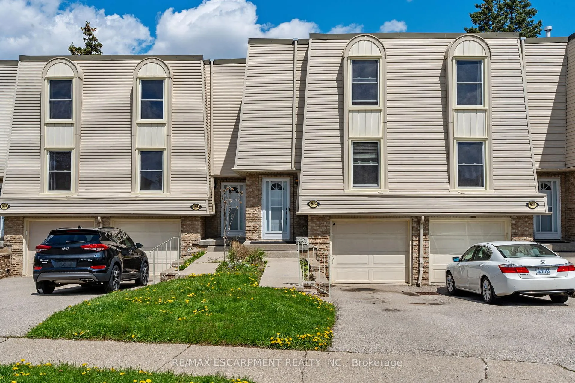 Photo 3 of Unit C, 662 Grey Street, Brantford, Echo Place — HOMEH
