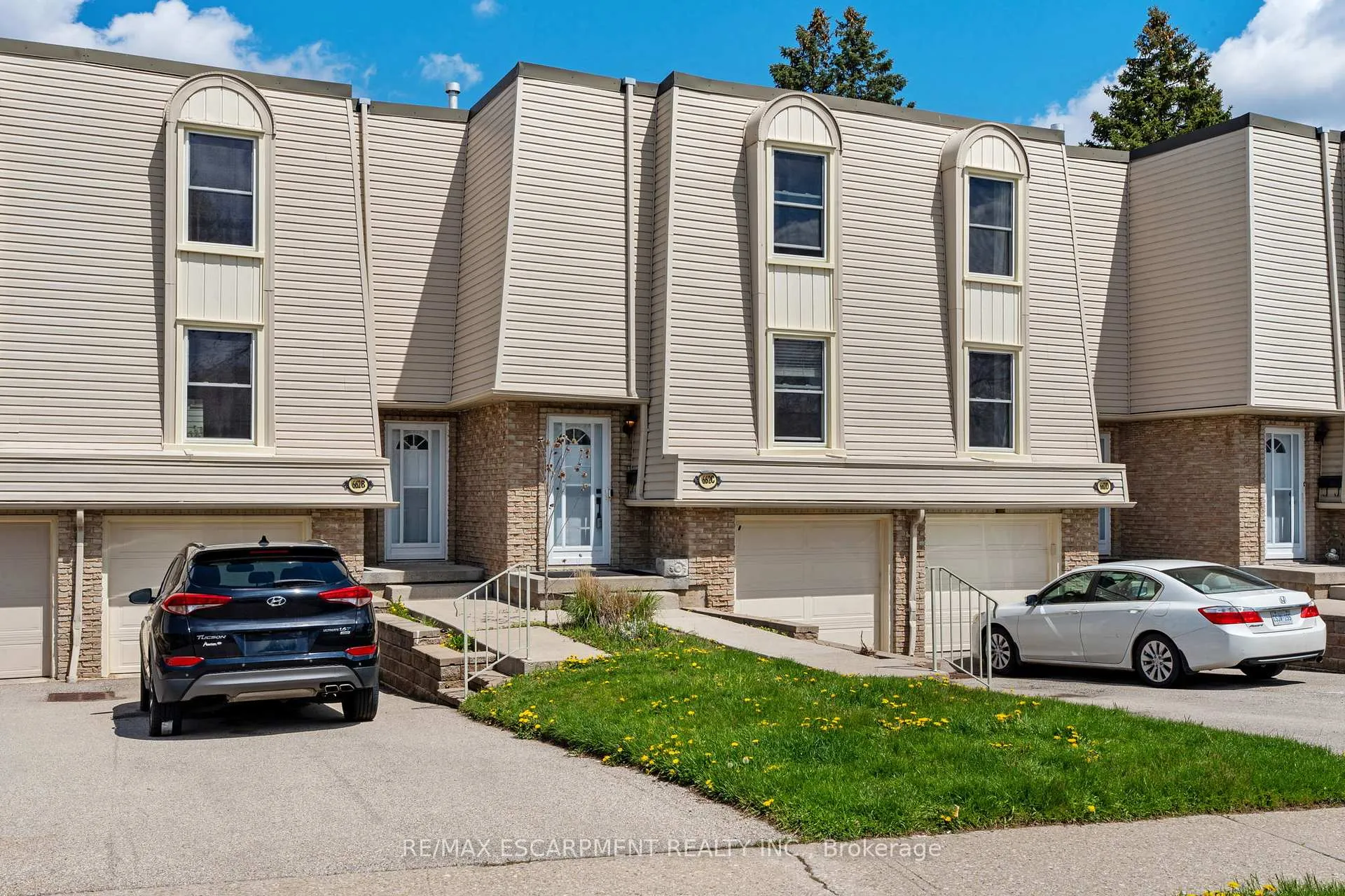 Photo 4 of Unit C, 662 Grey Street, Brantford, Echo Place — HOMEH