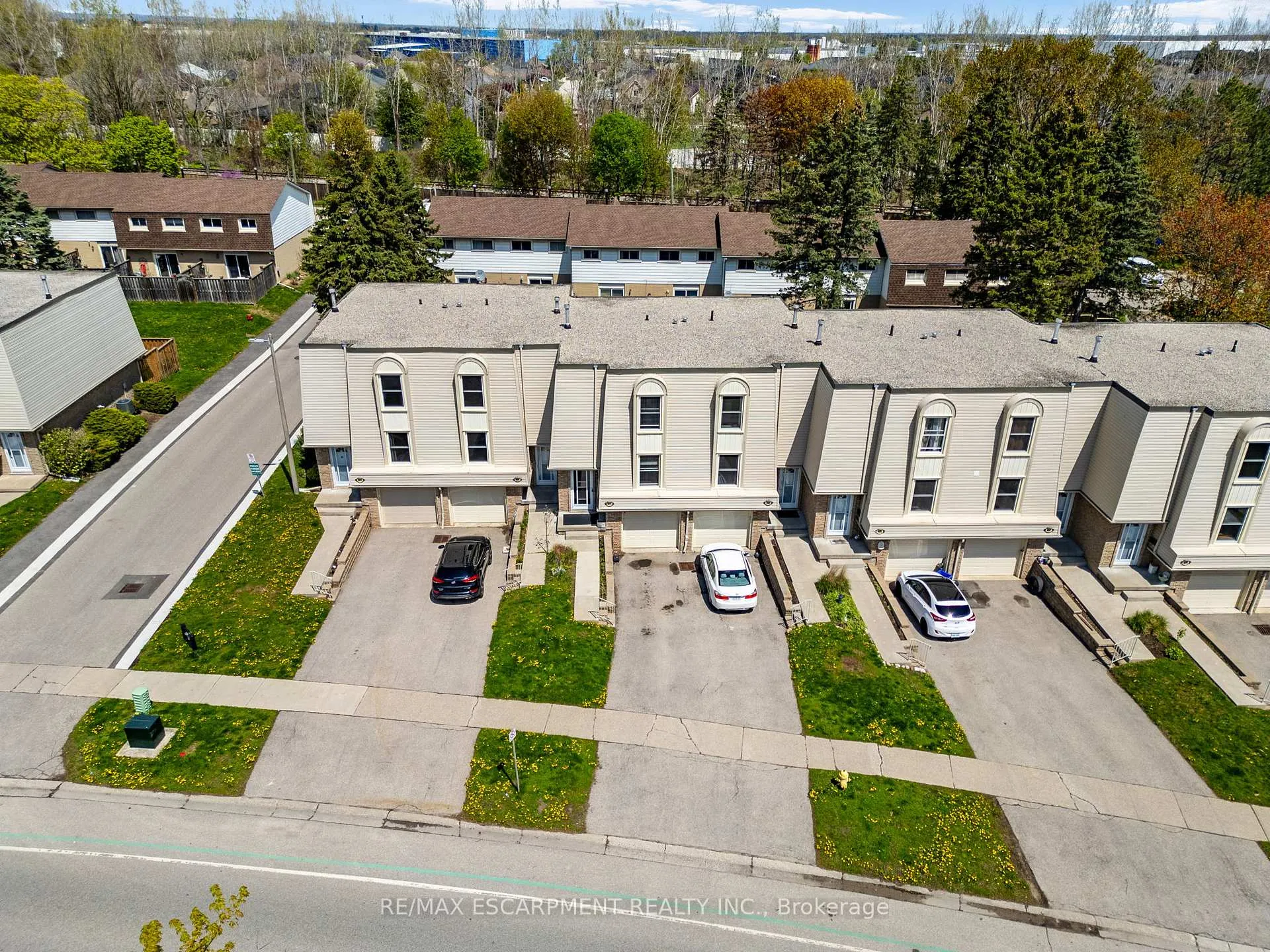 Photo 5 of Unit C, 662 Grey Street, Brantford, Echo Place — HOMEH