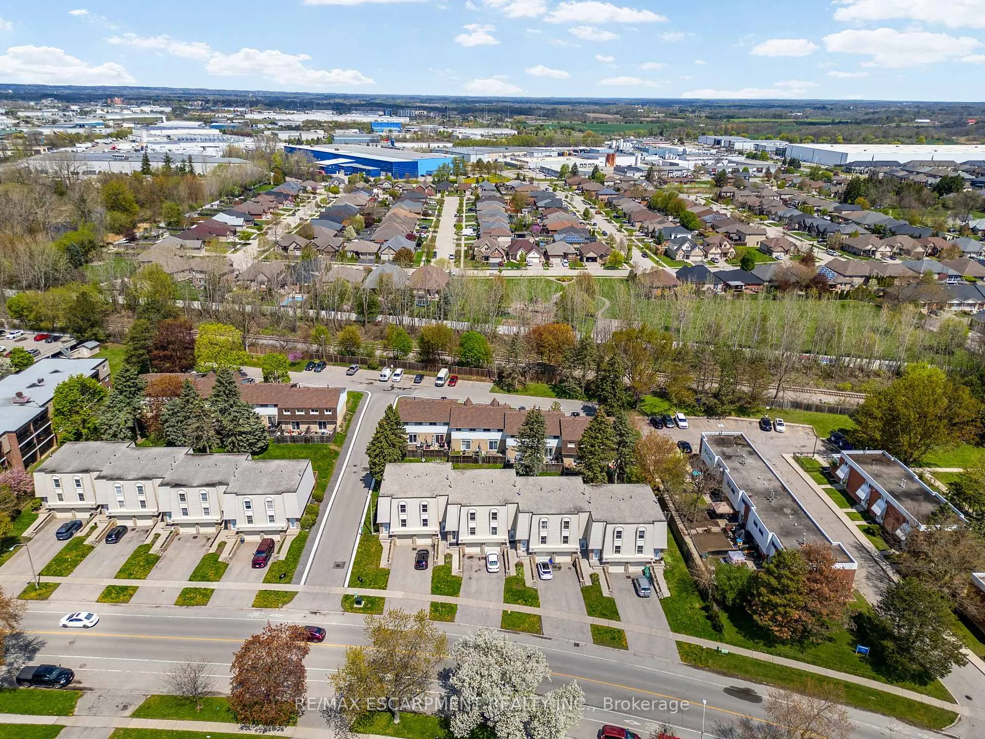 Photo 8 of Unit C, 662 Grey Street, Brantford, Echo Place — HOMEH