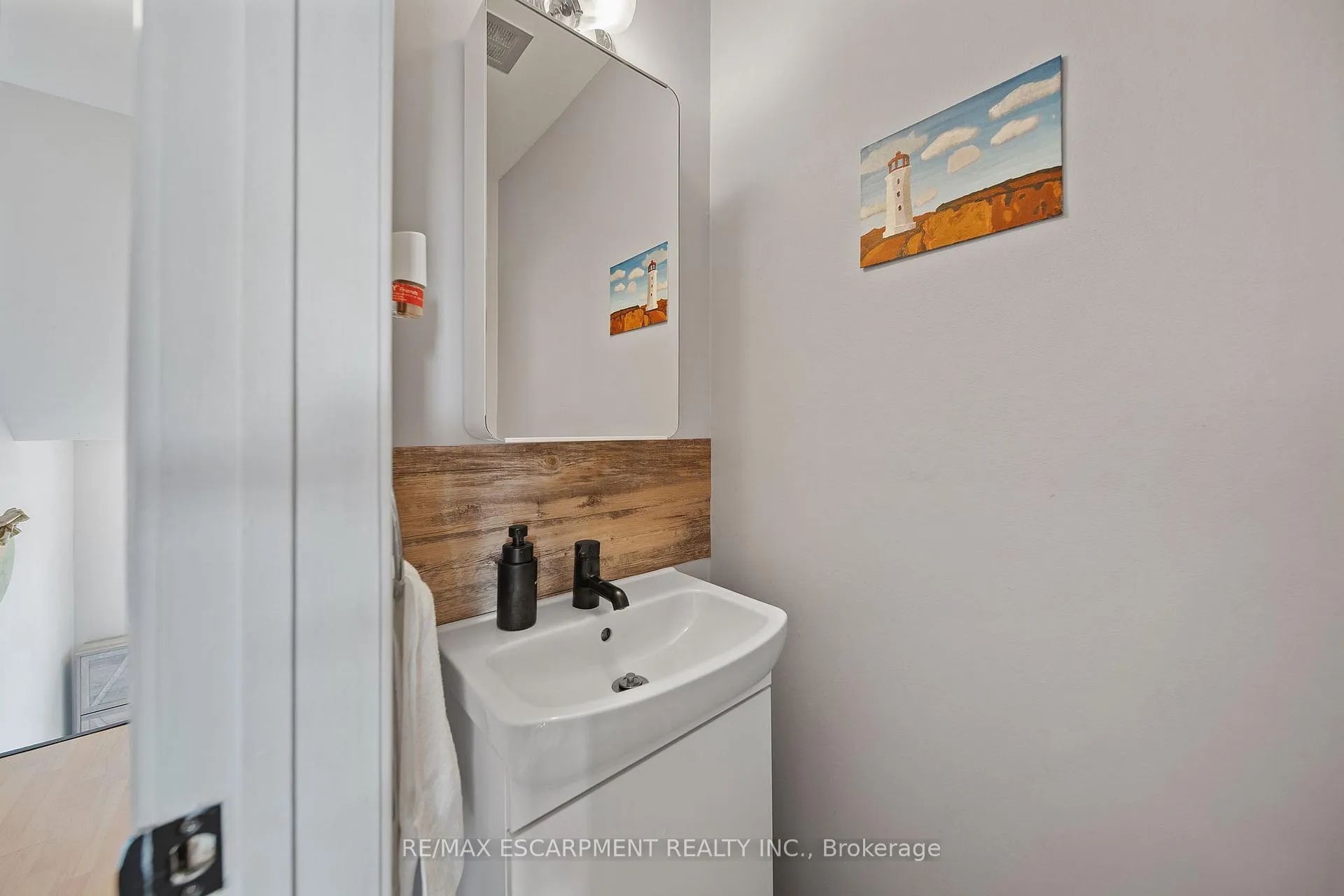 Photo 20 of Unit C, 662 Grey Street, Brantford, Echo Place — HOMEH