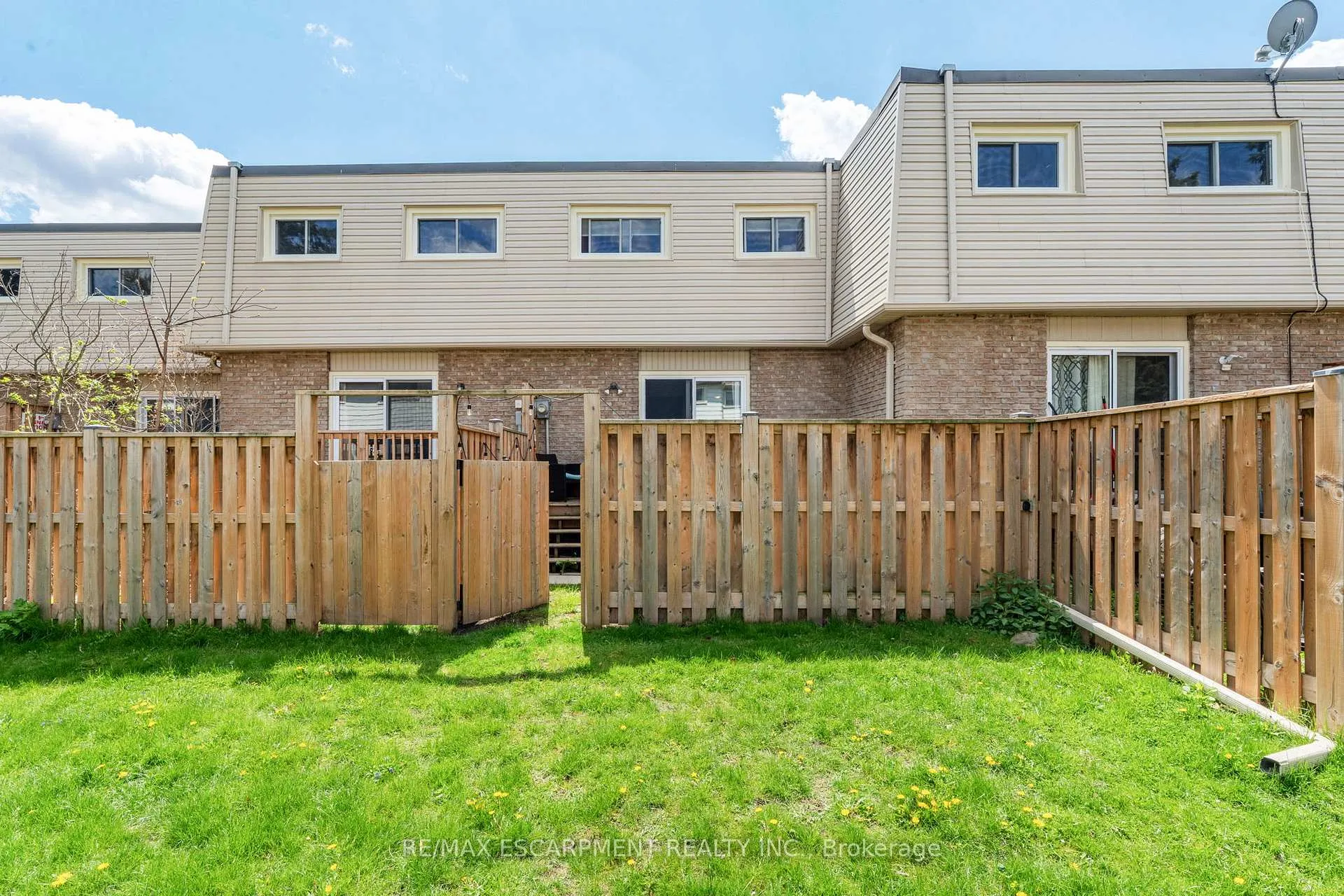 Photo 37 of Unit C, 662 Grey Street, Brantford, Echo Place — HOMEH