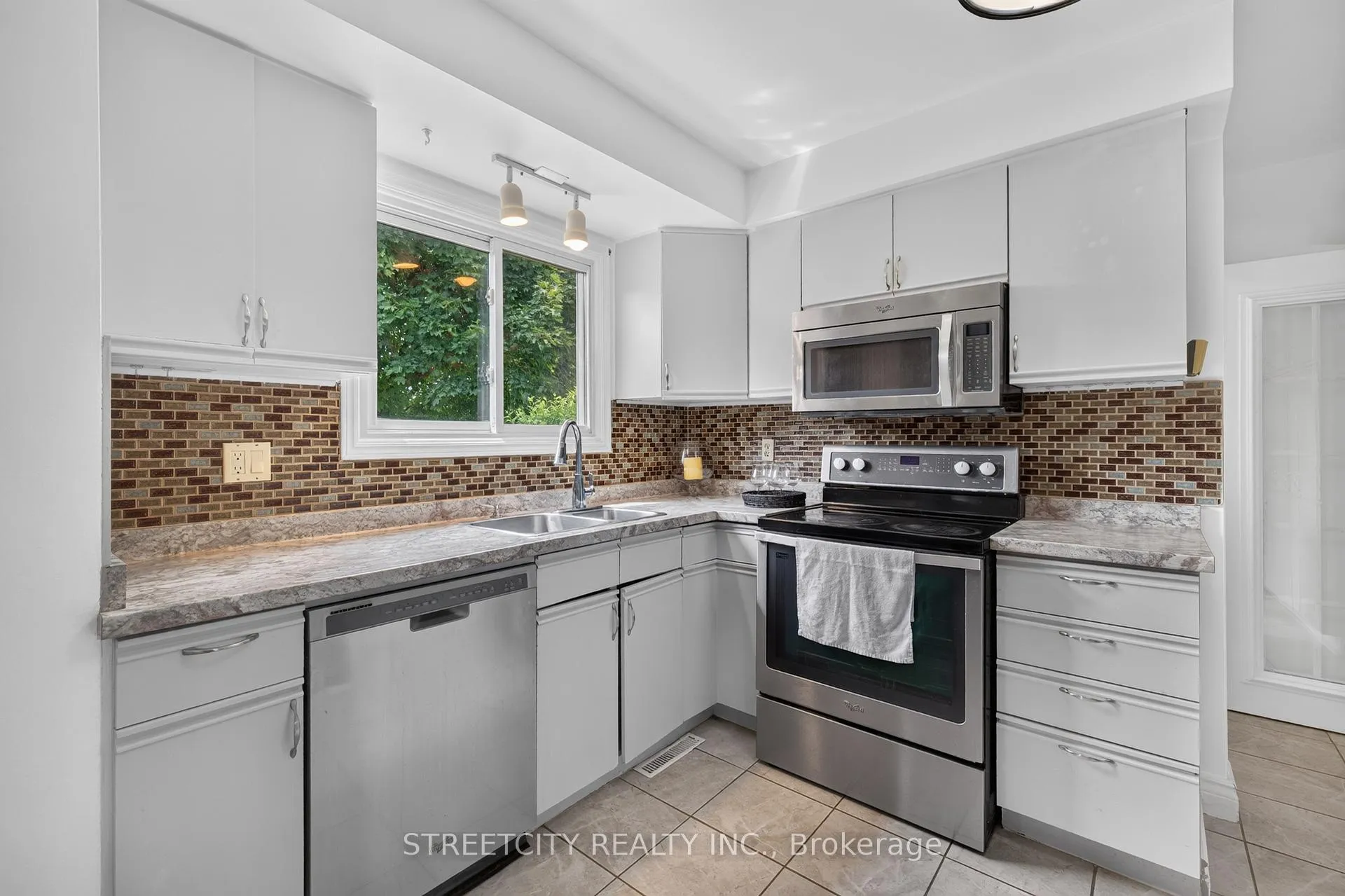 Photo 14 of 1183 Sorrel Road, London, East D — HOMEH