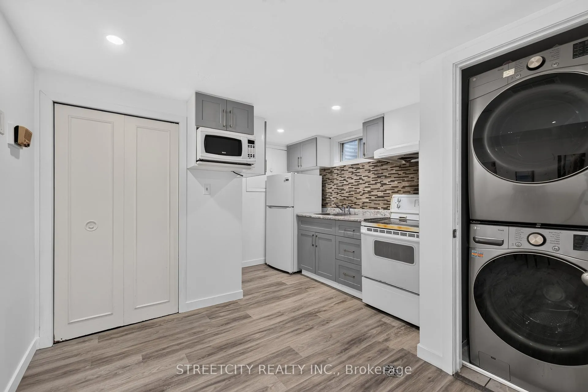 Photo 34 of 1183 Sorrel Road, London, East D — HOMEH