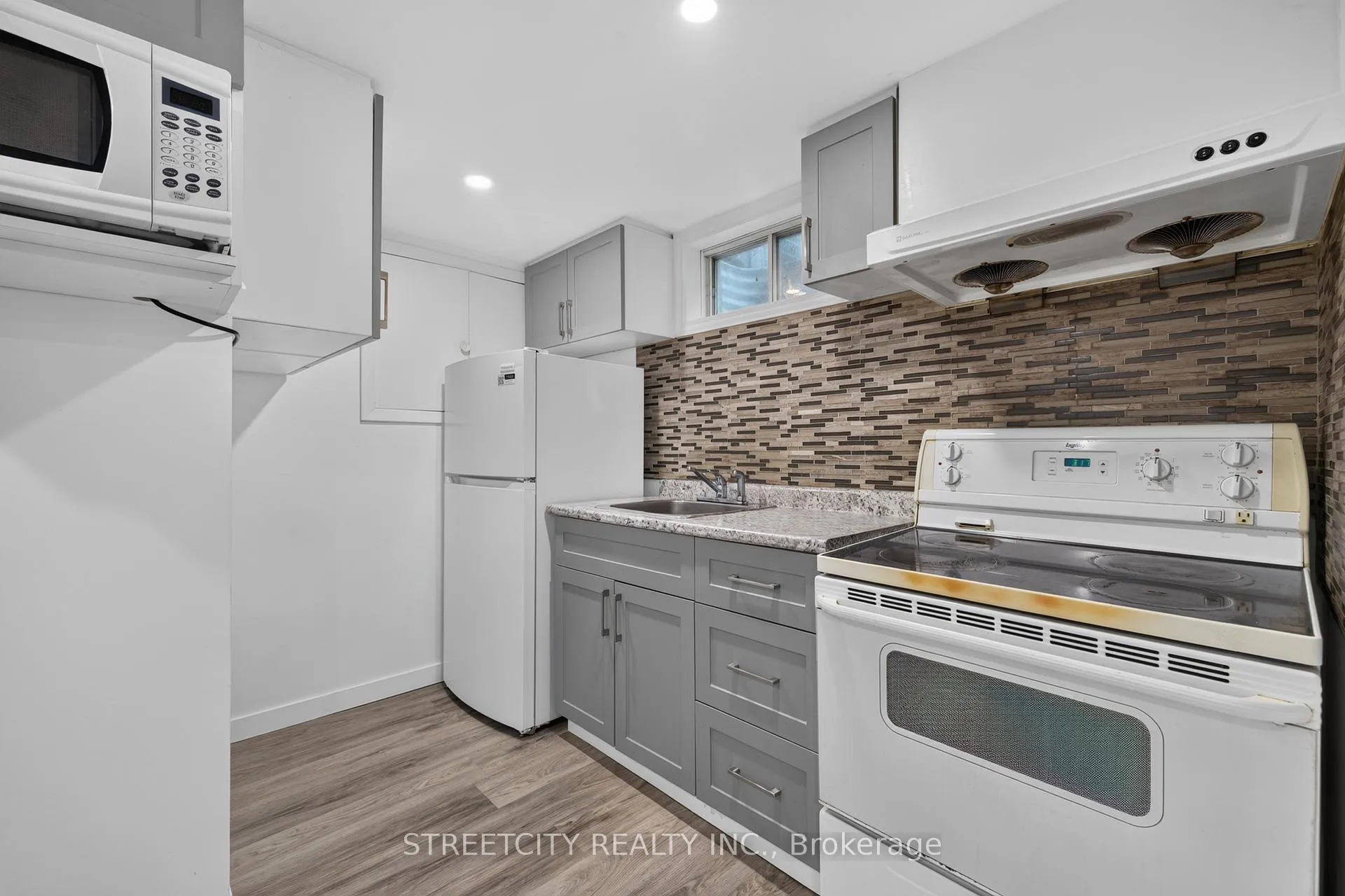 Photo 35 of 1183 Sorrel Road, London, East D — HOMEH
