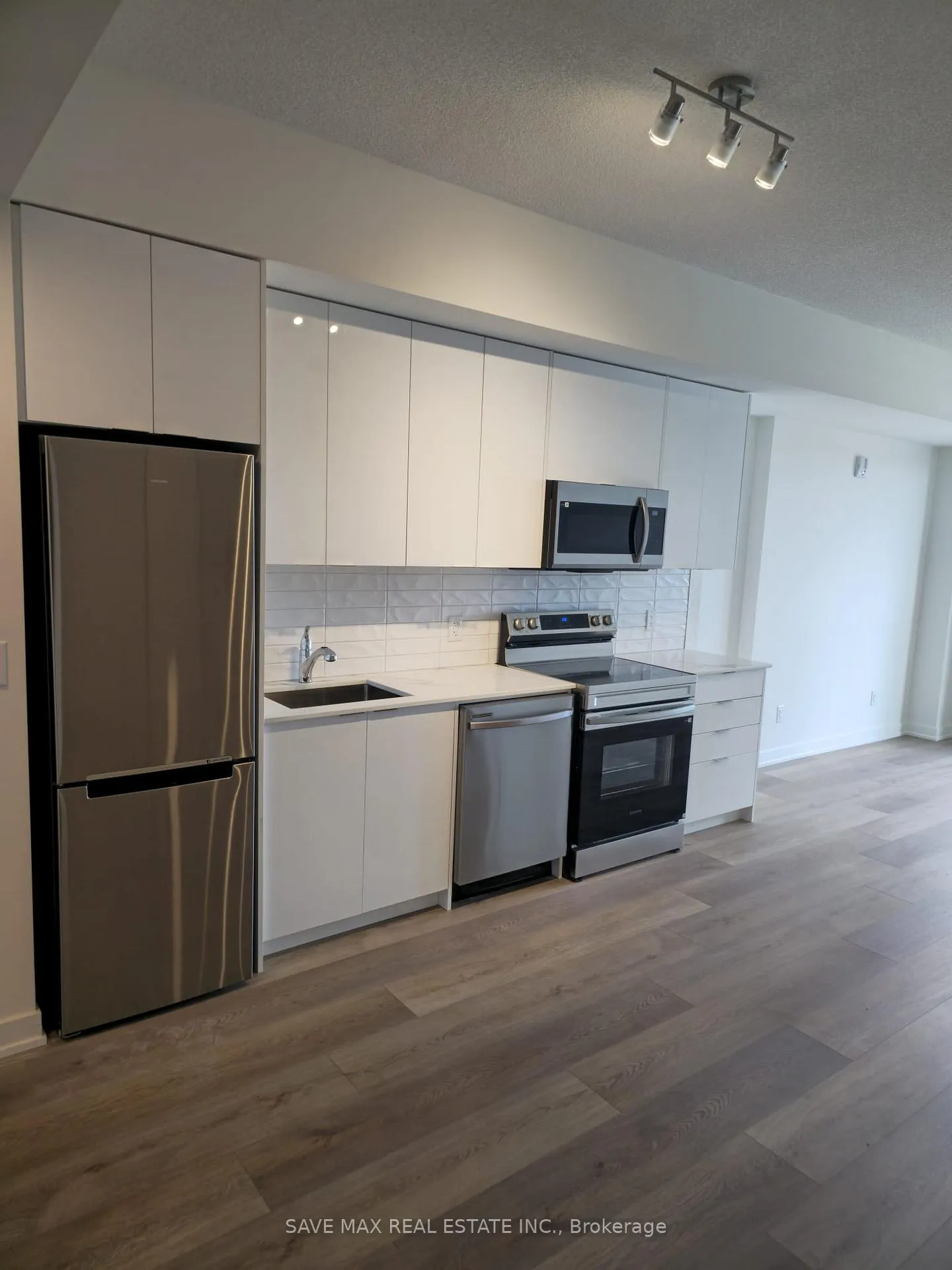Front of Unit 1104, 33 Erie Road
