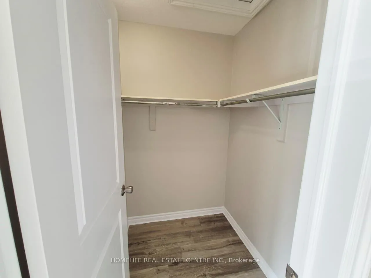 Photo 11 of Unit 41, 21 Diana Avenue, Brantford, Shellard Lane — HOMEH