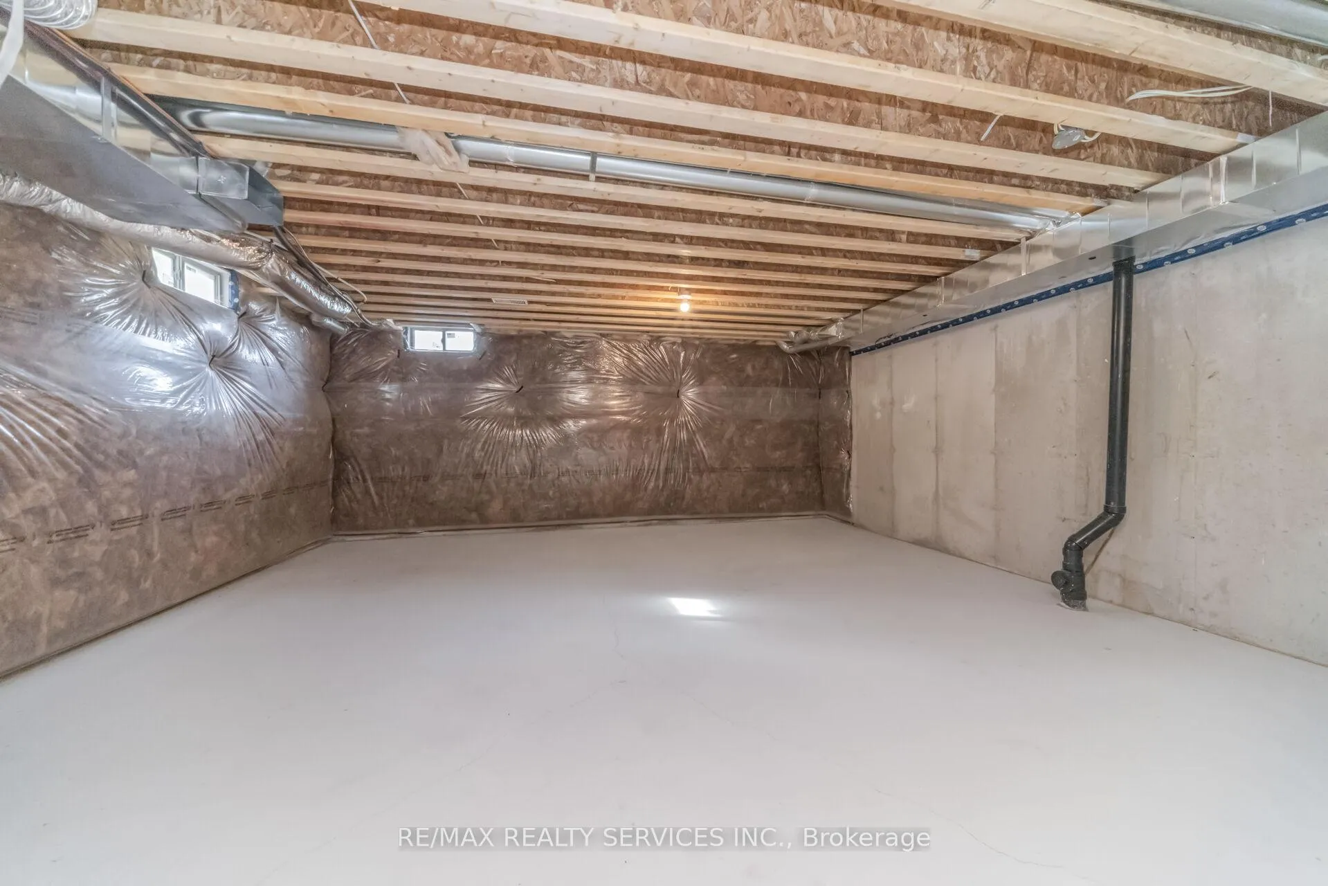 Photo 48 of 69 Kirkwood Way, Barrie, Rural Barrie Southeast — HOMEH