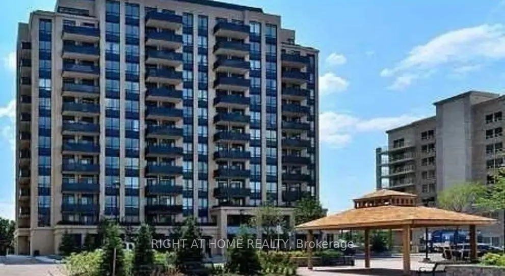Front of 520 Steeles Avenue