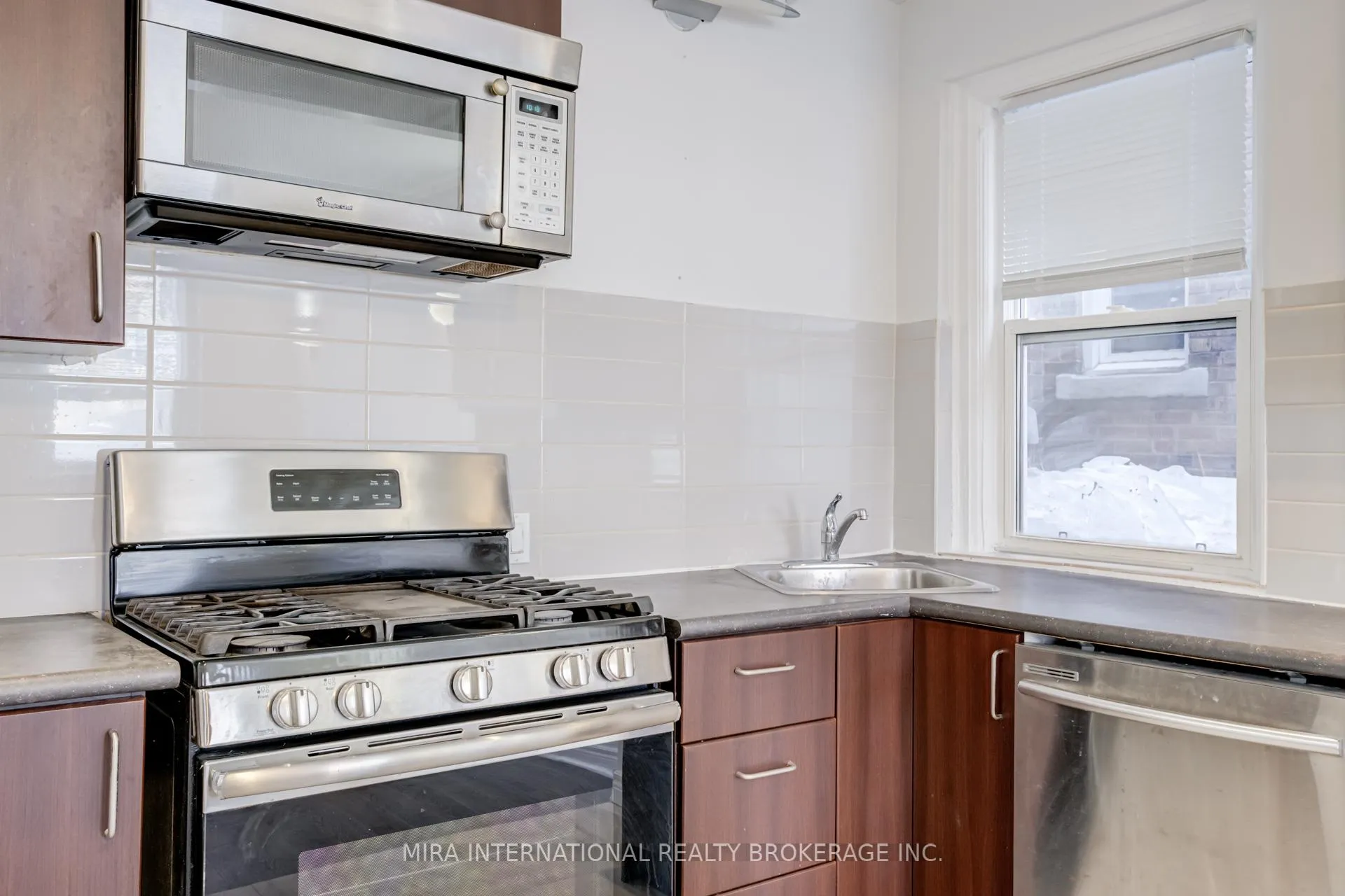 Photo 7 of Unit A4, 98 Leuty Avenue, Toronto, The Beaches — HOMEH