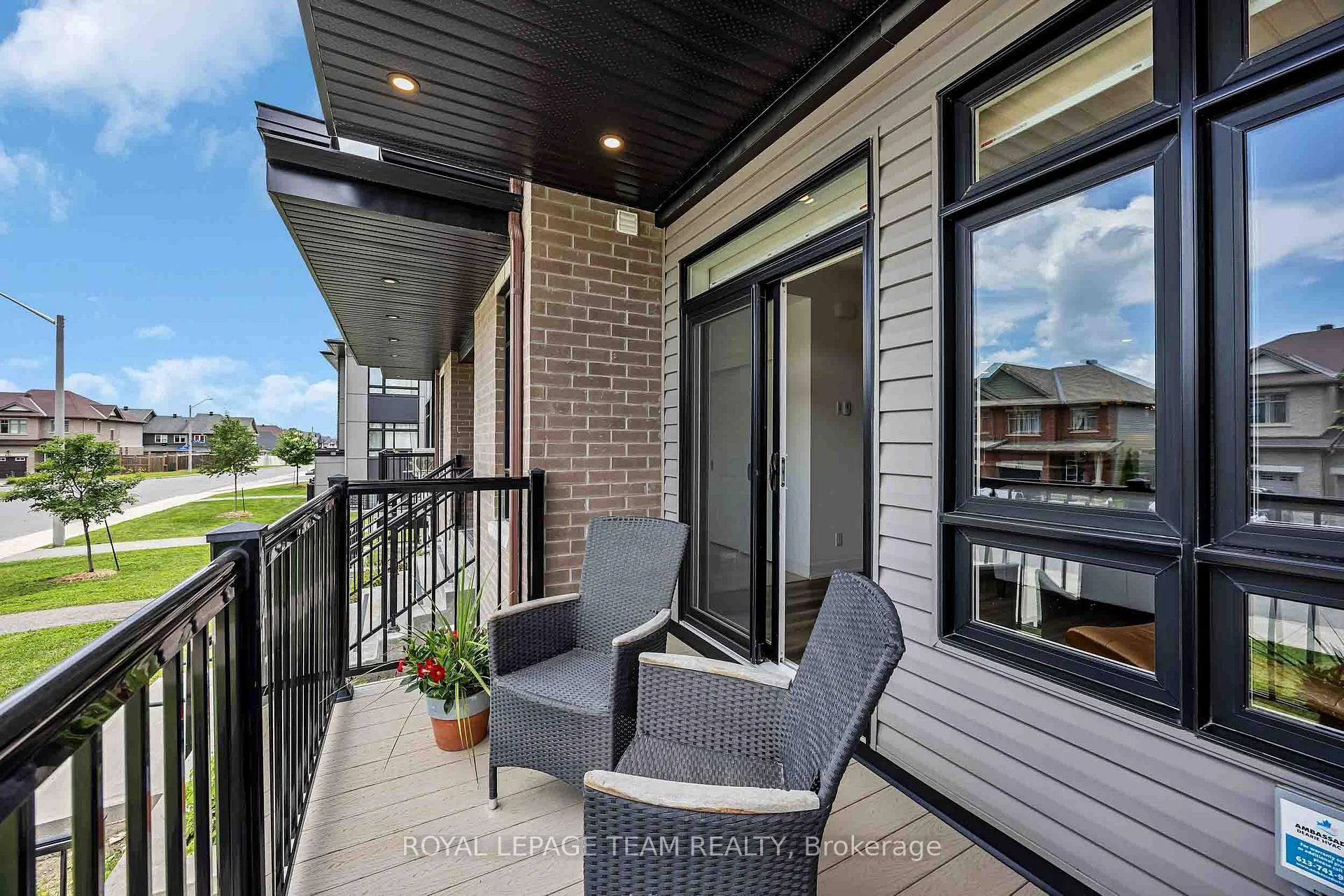 Photo 4 of 121 Fairweather Street, Ottawa, Leitrim — HOMEH