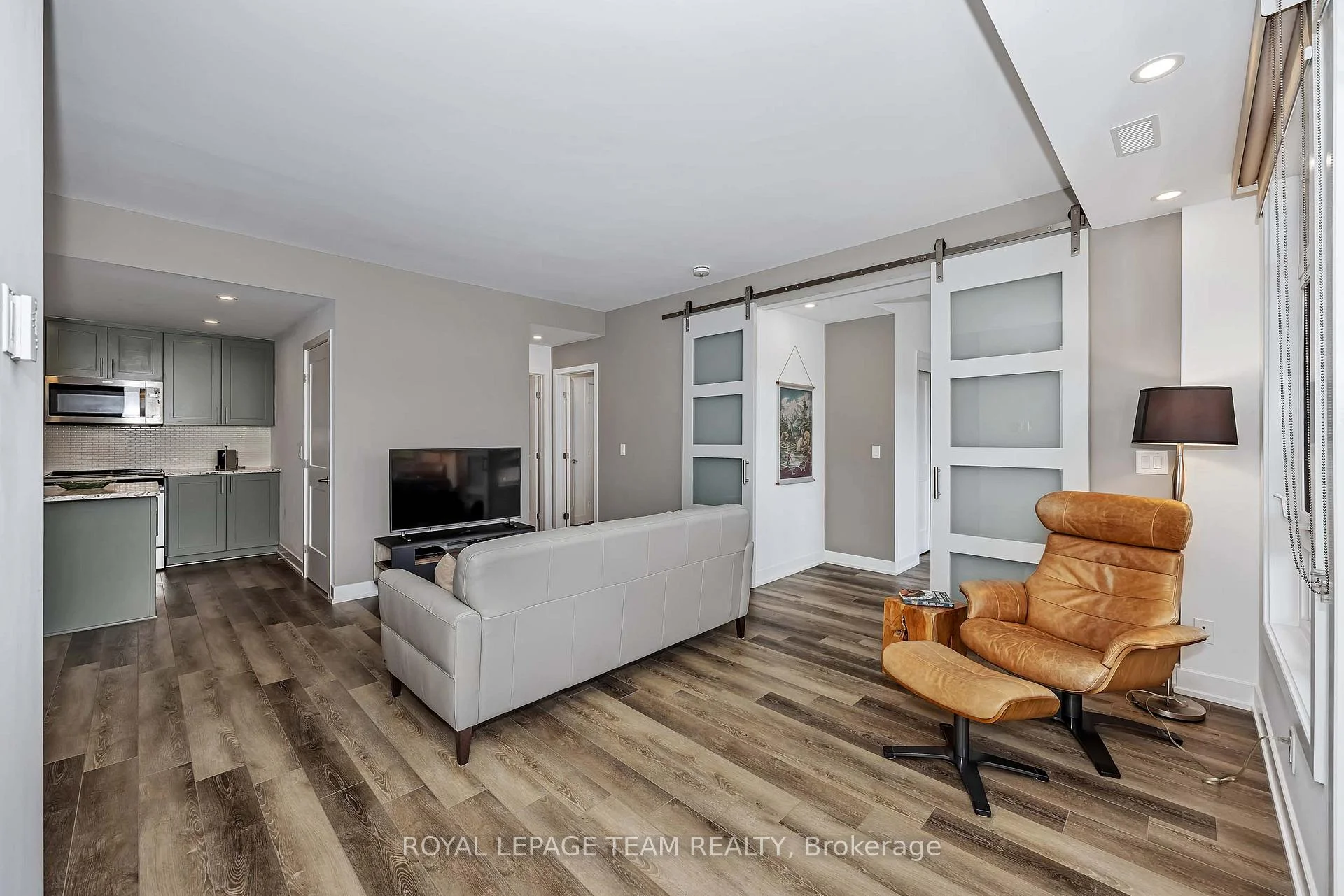 Photo 11 of 121 Fairweather Street, Ottawa, Leitrim — HOMEH