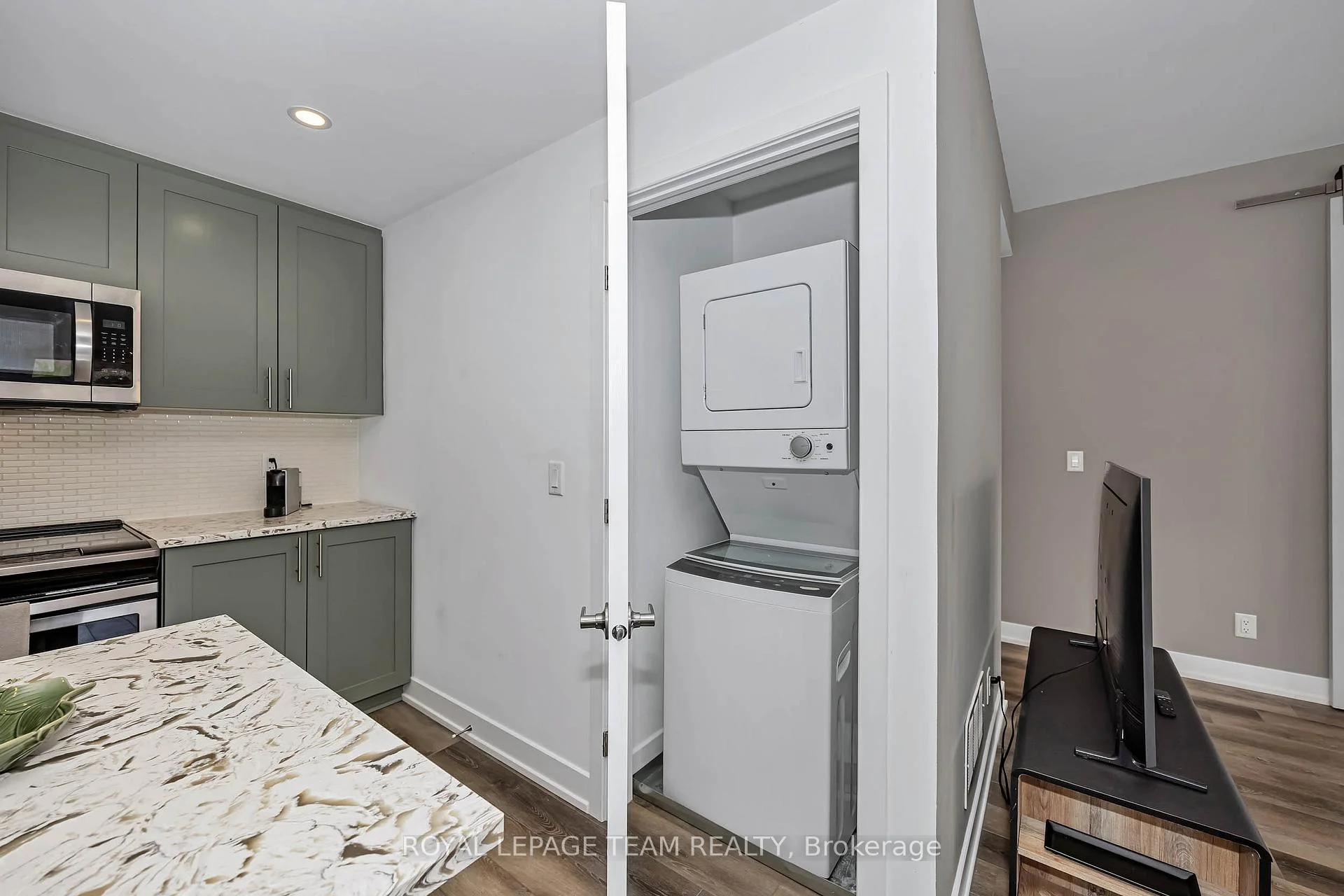 Photo 25 of 121 Fairweather Street, Ottawa, Leitrim — HOMEH