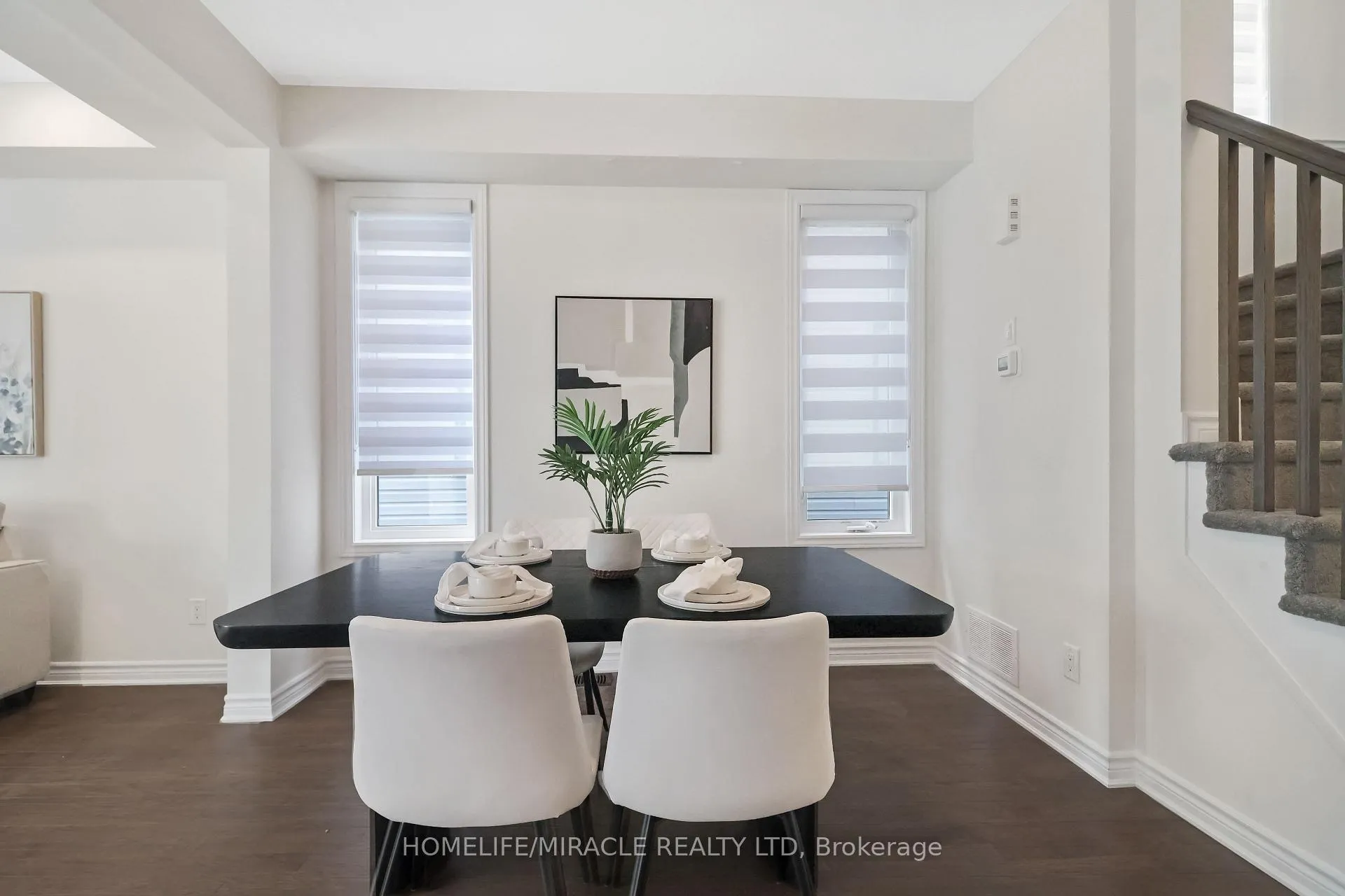 Photo 5 of 9 Tolchaco Court, Ottawa, Barrhaven - Half Moon Bay — HOMEH