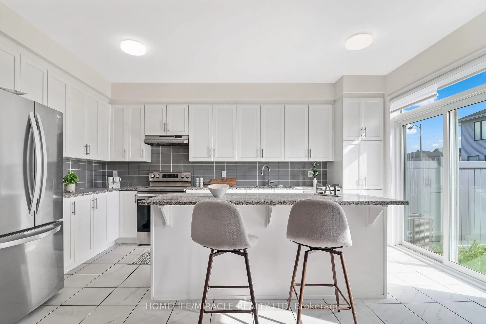 Photo 10 of 9 Tolchaco Court, Ottawa, Barrhaven - Half Moon Bay — HOMEH