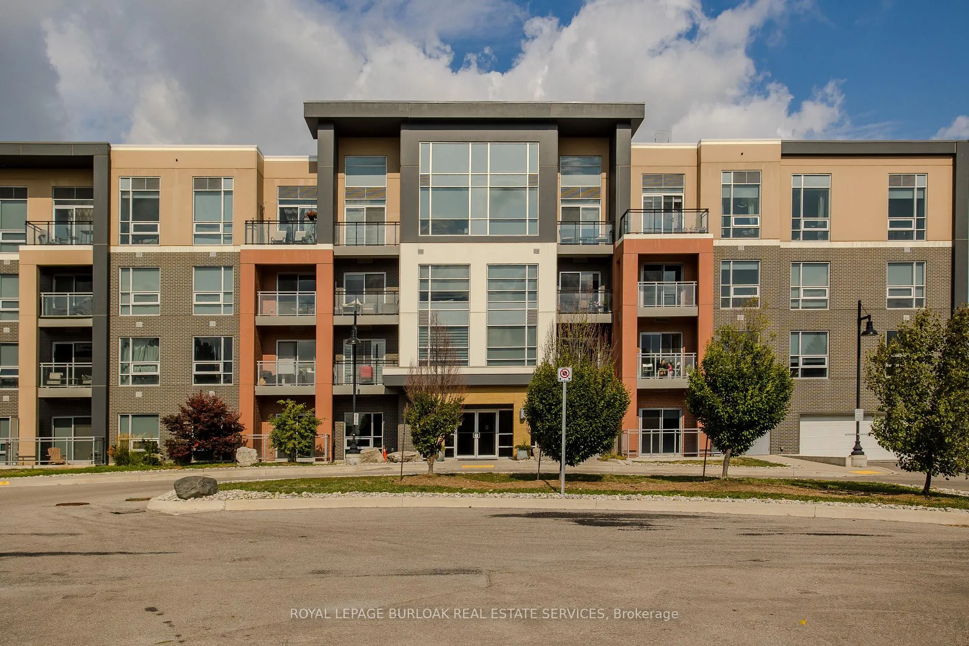 Photo 5 of Unit 117, 4040 Upper Middle Road, Burlington, Tansley — HOMEH