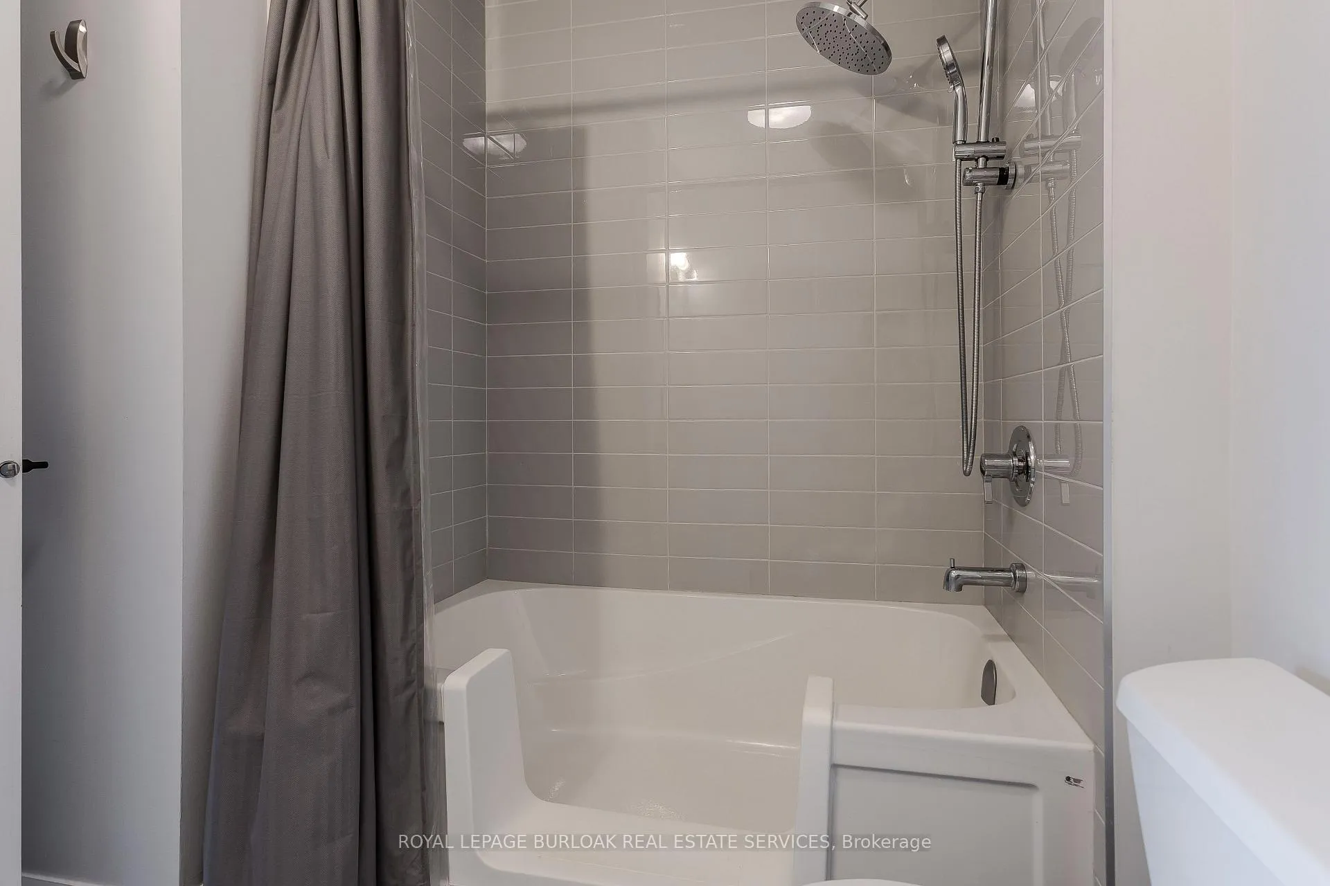 Photo 36 of Unit 117, 4040 Upper Middle Road, Burlington, Tansley — HOMEH