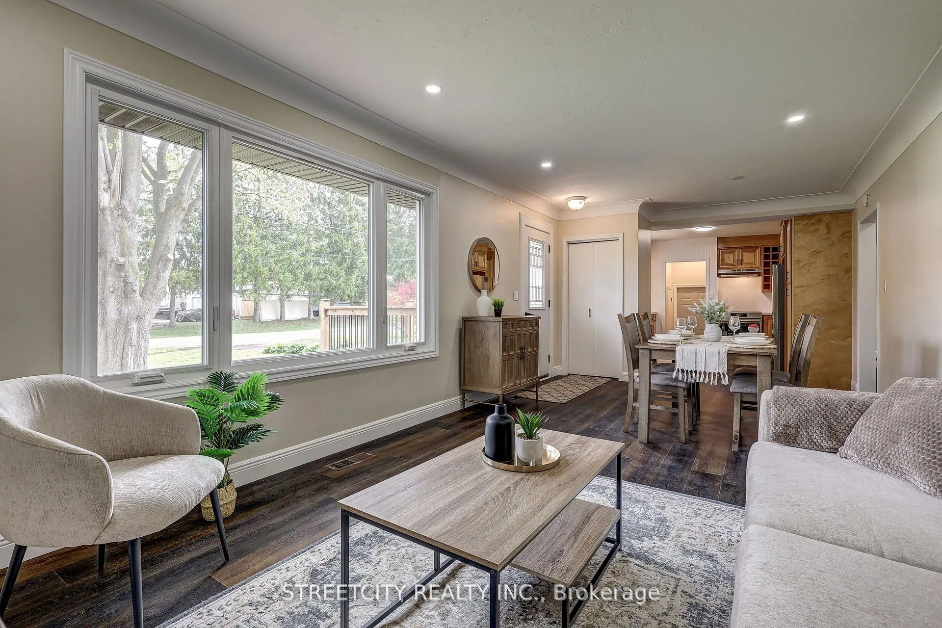 Photo 6 of 10 Vineden Drive, Central Elgin, Lynhurst — HOMEH