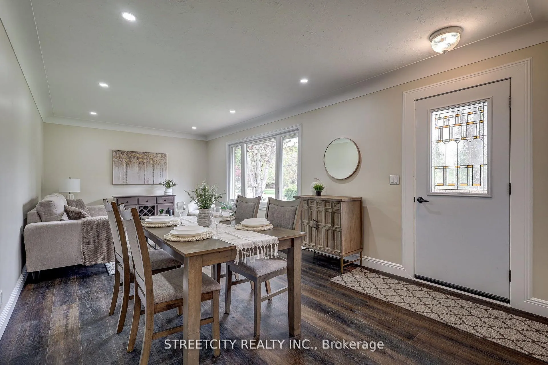 Photo 8 of 10 Vineden Drive, Central Elgin, Lynhurst — HOMEH