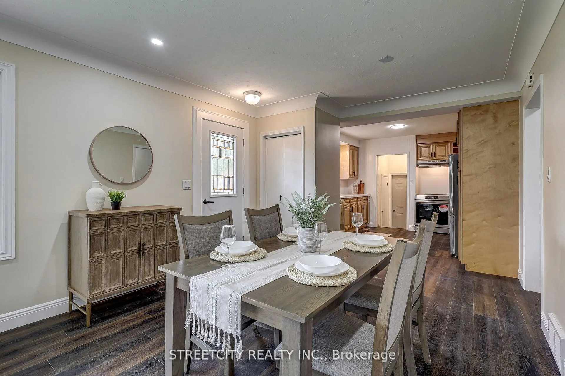 Photo 9 of 10 Vineden Drive, Central Elgin, Lynhurst — HOMEH