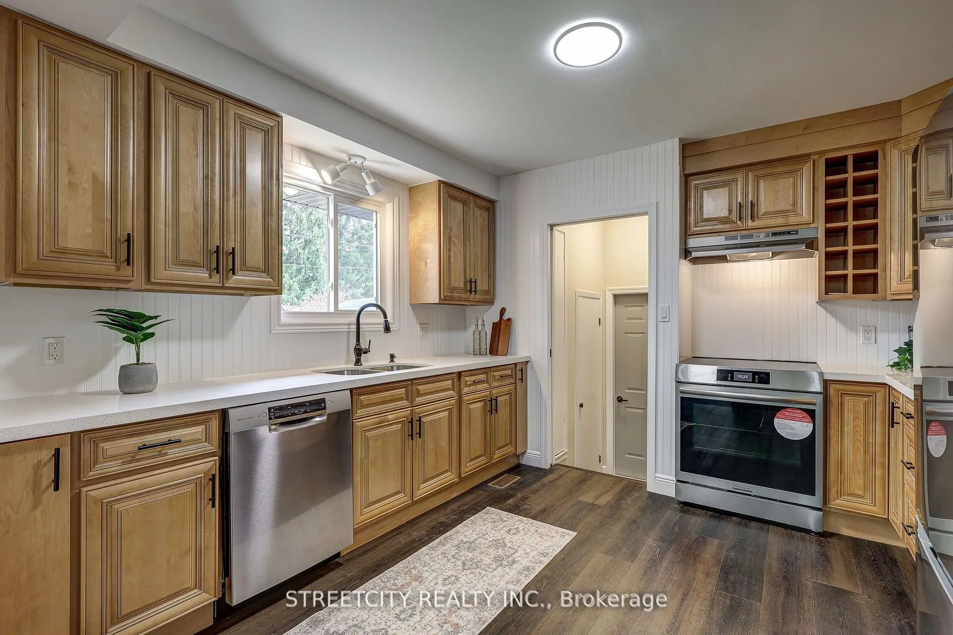 Photo 11 of 10 Vineden Drive, Central Elgin, Lynhurst — HOMEH
