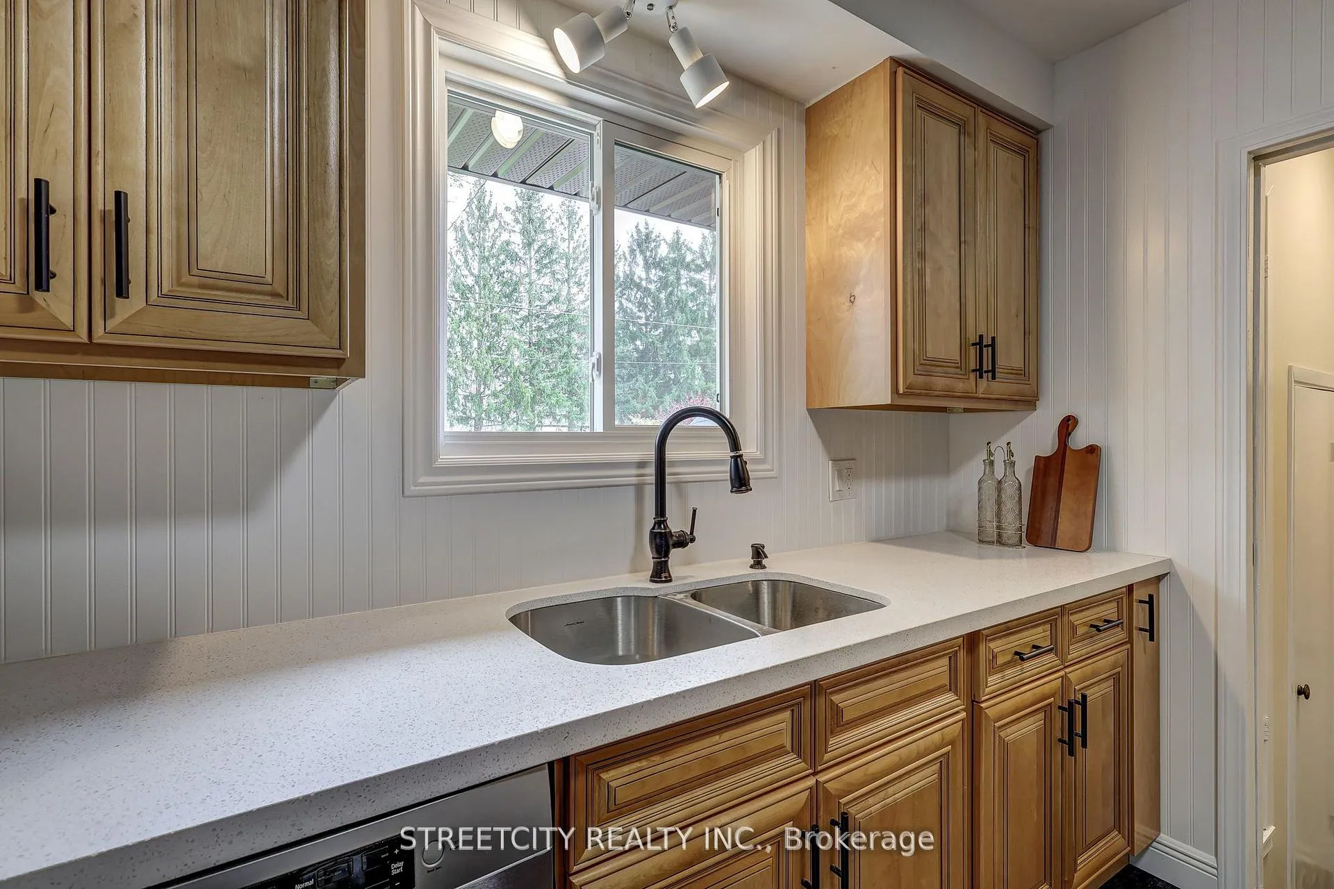 Photo 13 of 10 Vineden Drive, Central Elgin, Lynhurst — HOMEH