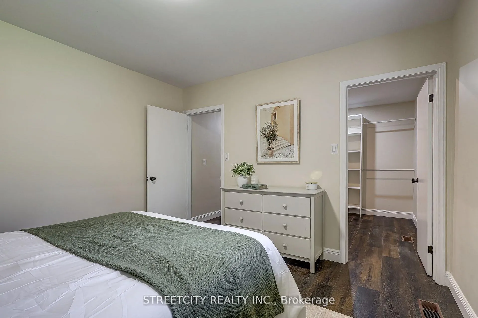 Photo 18 of 10 Vineden Drive, Central Elgin, Lynhurst — HOMEH