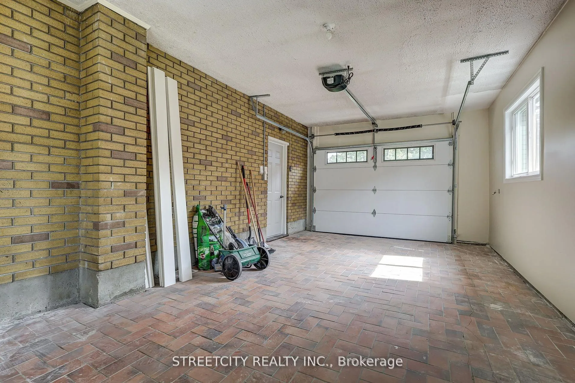 Photo 38 of 10 Vineden Drive, Central Elgin, Lynhurst — HOMEH